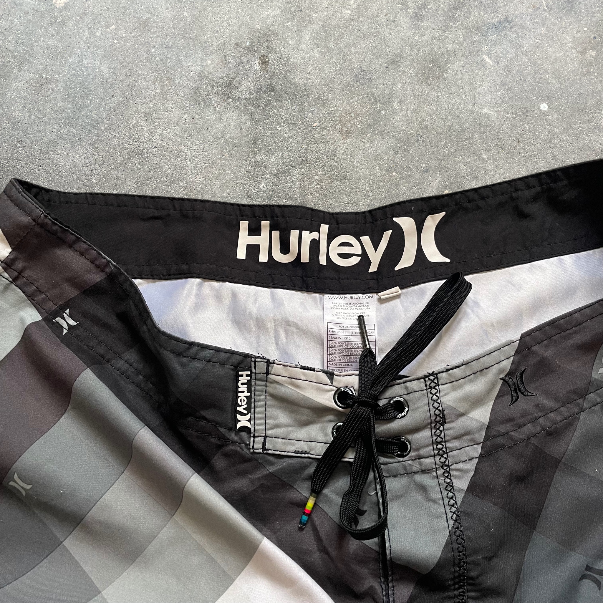 2000's Hurley Boardshorts (38)