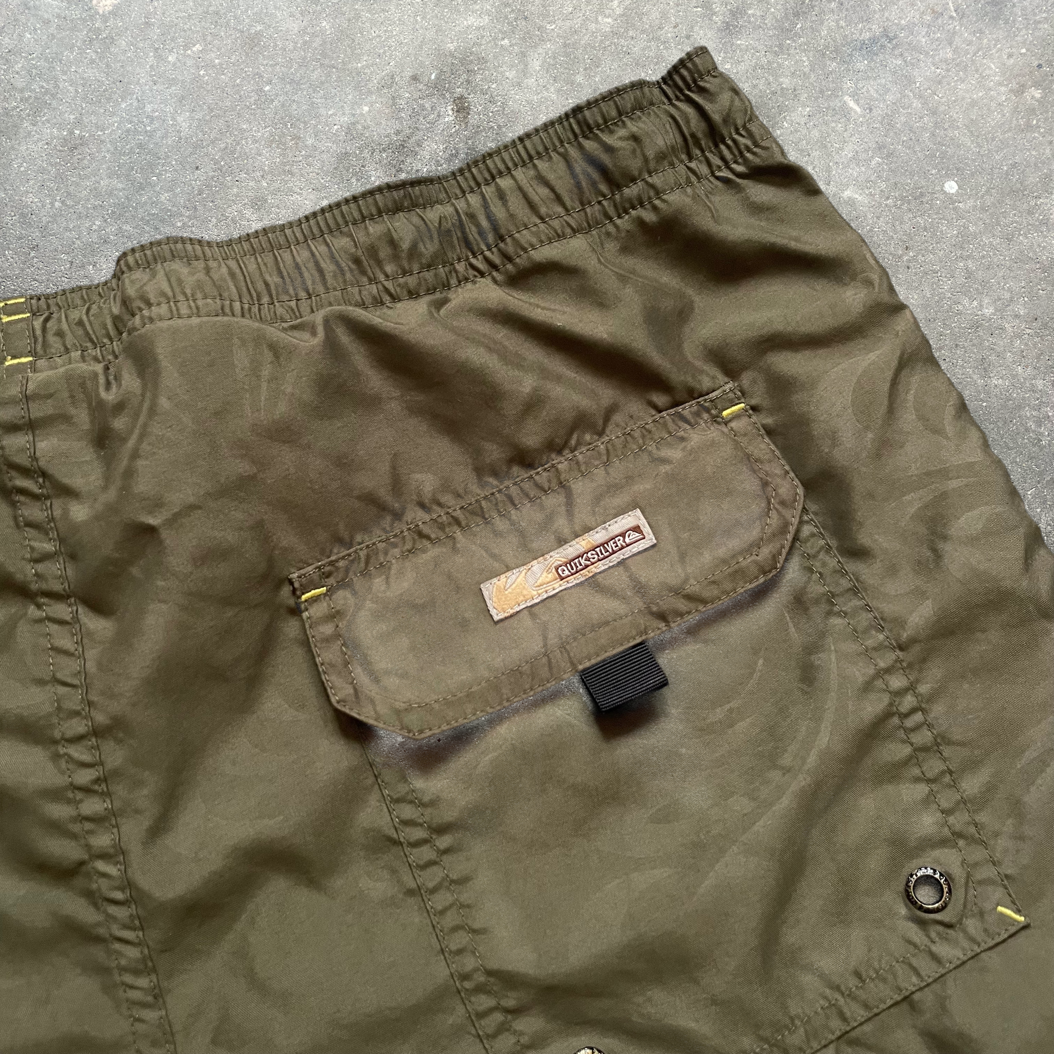 90's Quiksilver Swim Shorts Khaki (34)