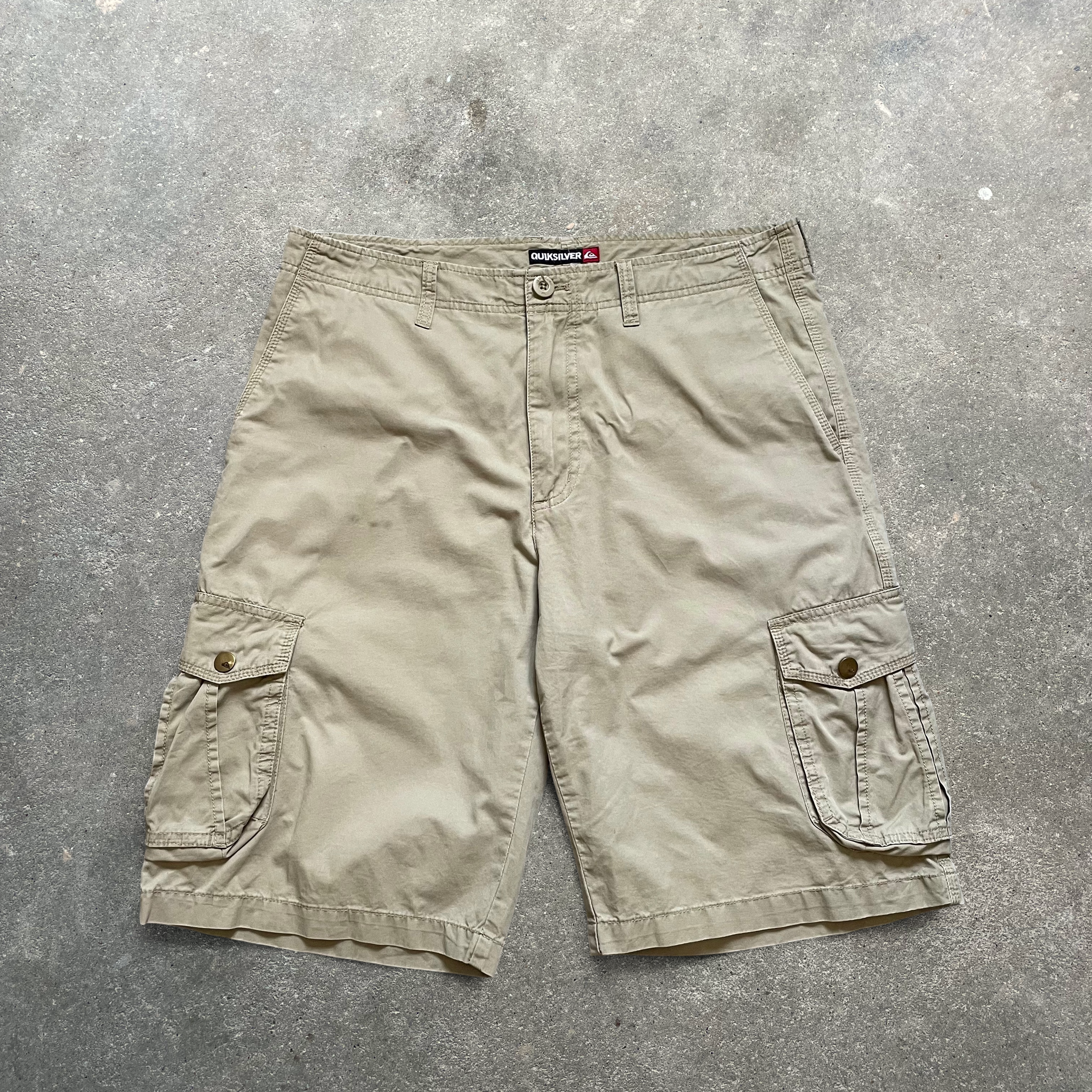 2000's Quiksilver Cargo Shorts (34)