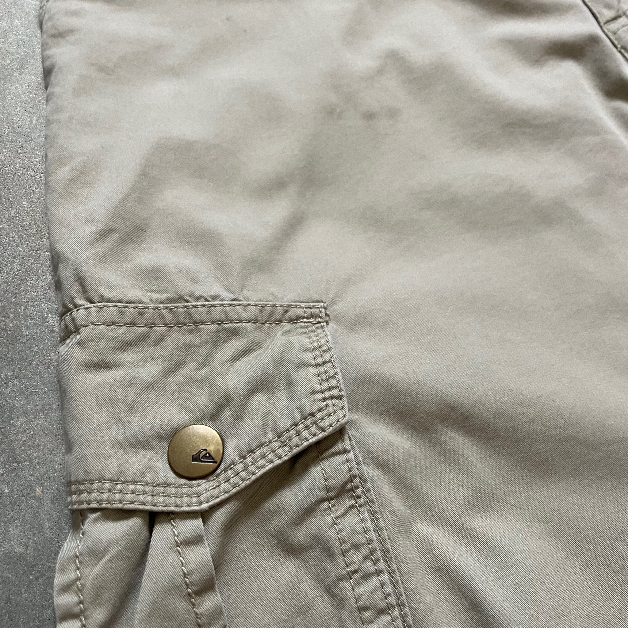 2000's Quiksilver Cargo Shorts (34)