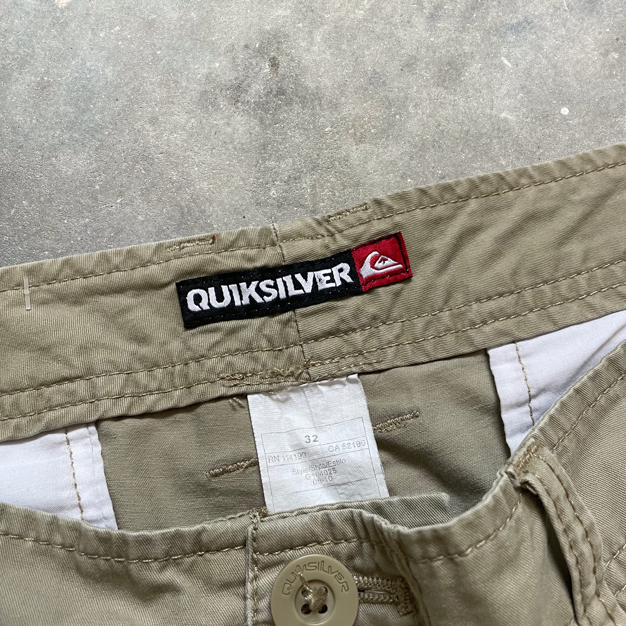 2000's Quiksilver Cargo Shorts (34)