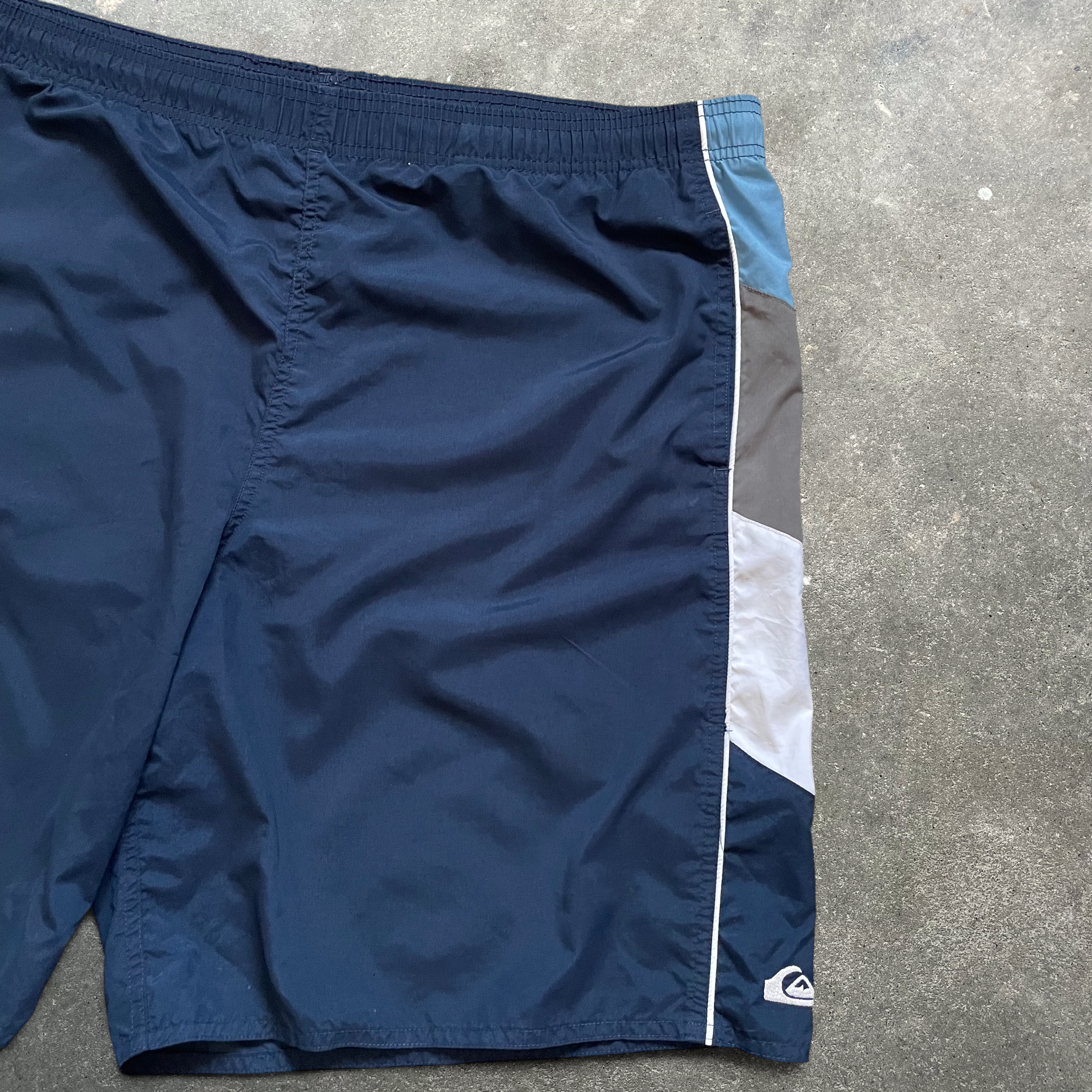 90's Quiksilver Swim Shorts Navy (40)