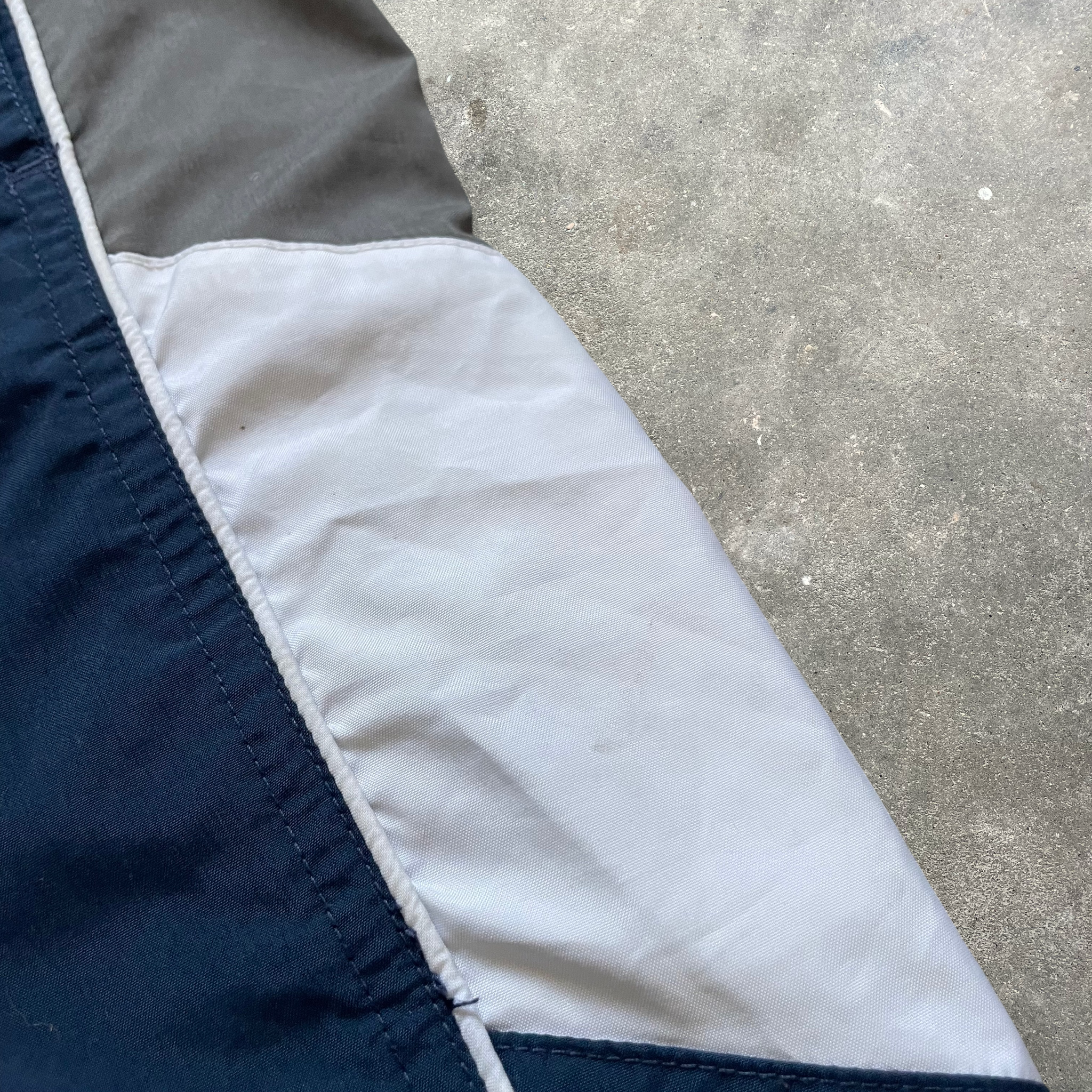 90's Quiksilver Swim Shorts Navy (40)