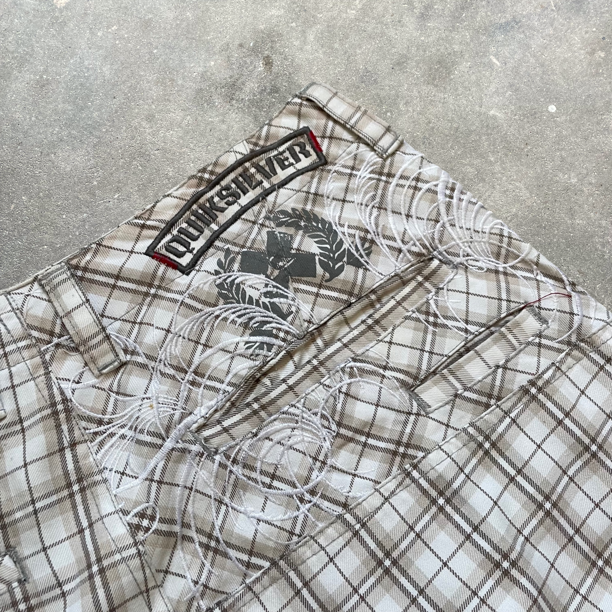 2000's Quiksilver Chino Shorts (32)