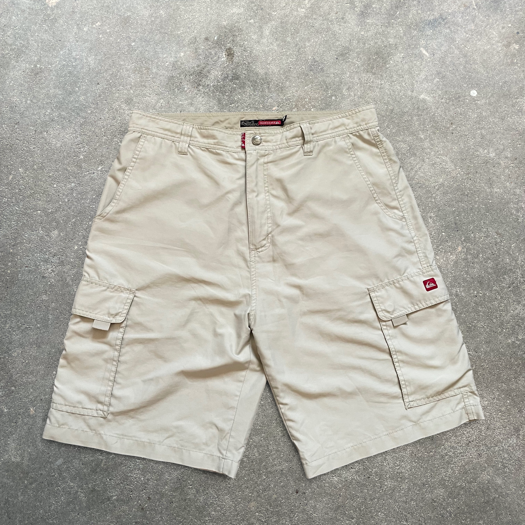 2000's Quiksilver Cargo Shorts (34)