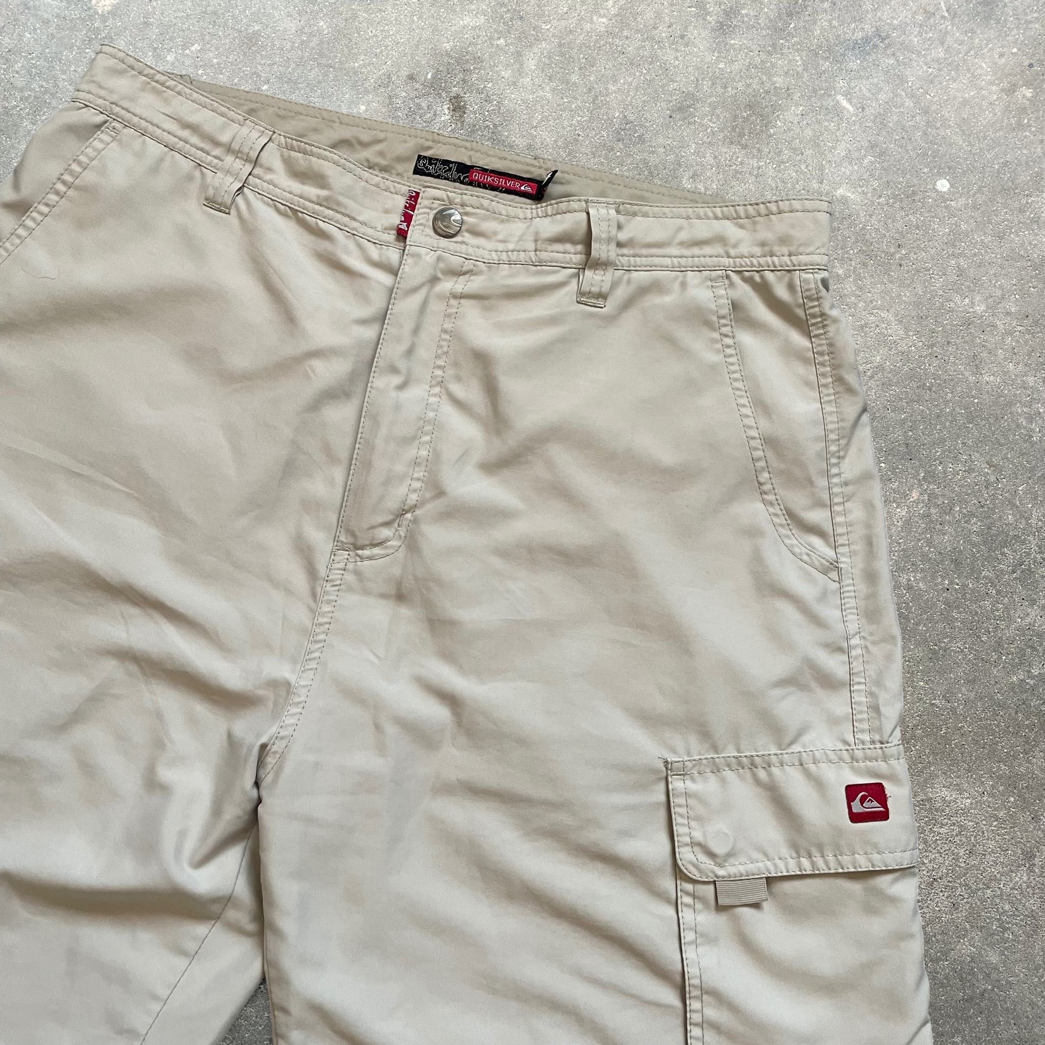 2000's Quiksilver Cargo Shorts (34)