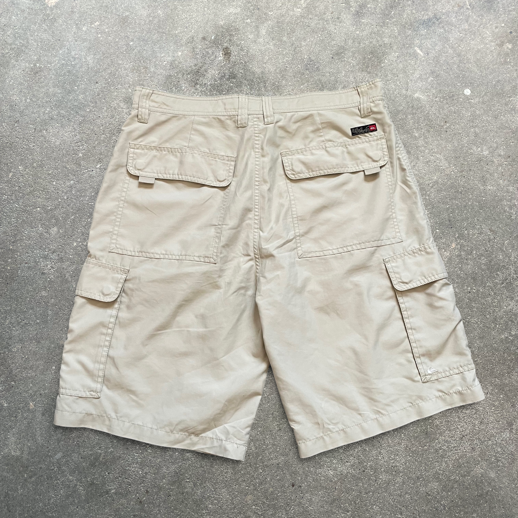 2000's Quiksilver Cargo Shorts (34)