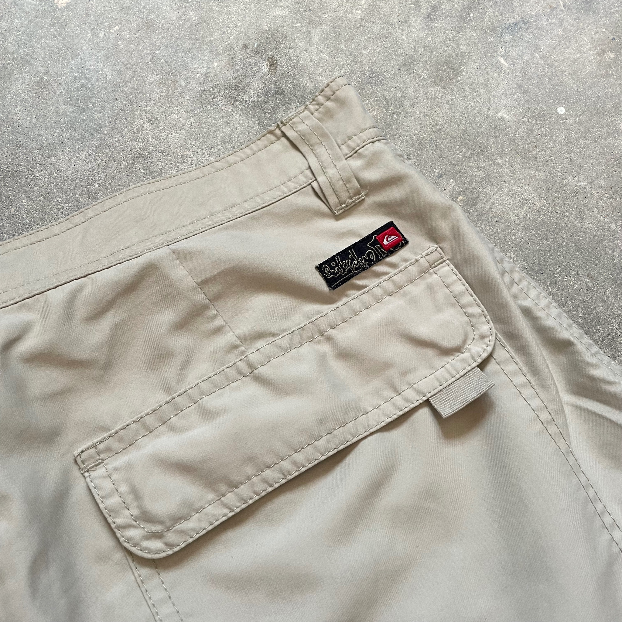 2000's Quiksilver Cargo Shorts (34)
