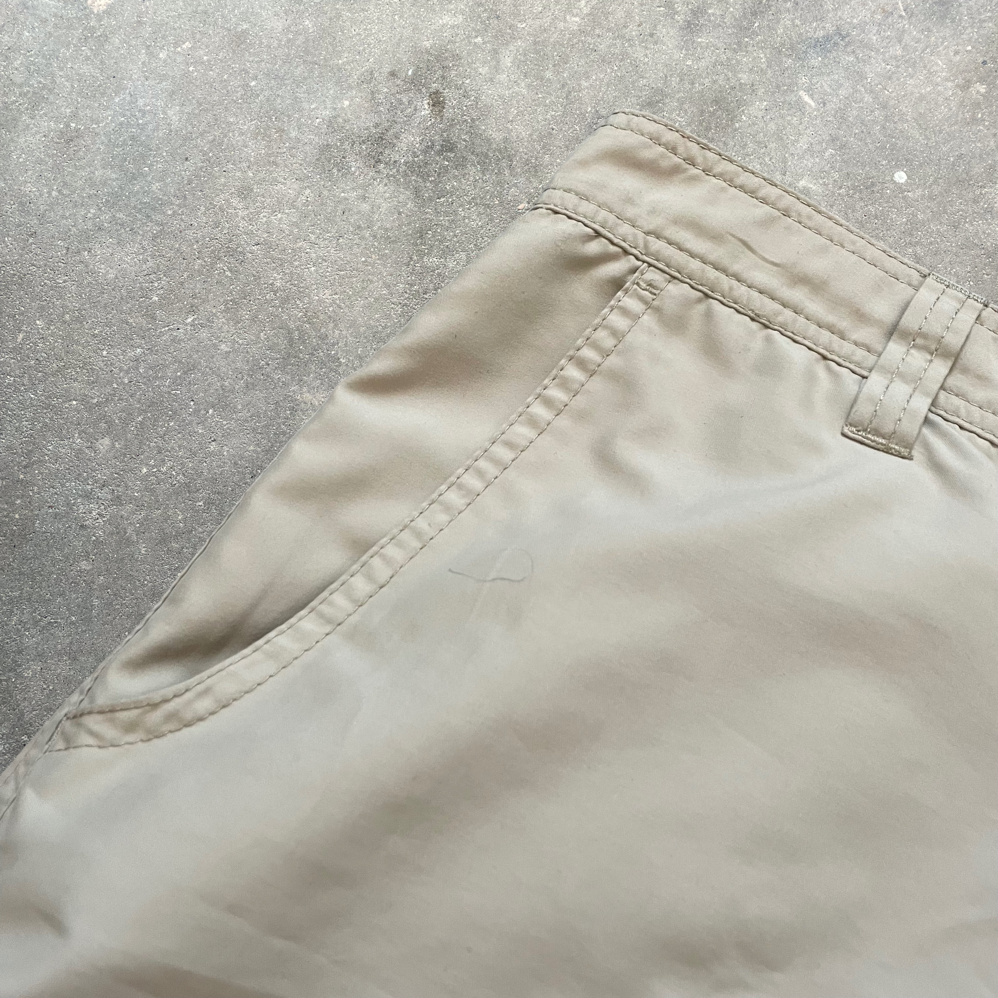 2000's Quiksilver Cargo Shorts (34)