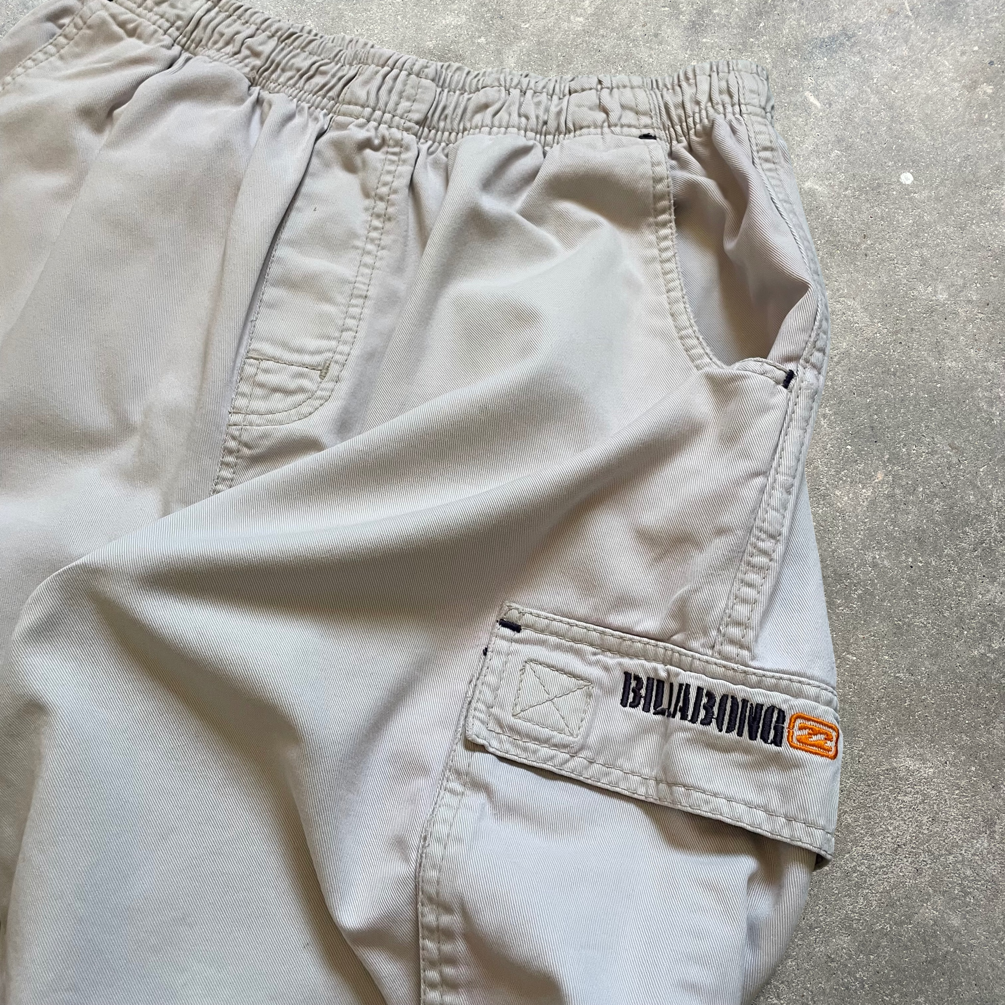 90's Billabong Baggy Cargo Shorts (31)