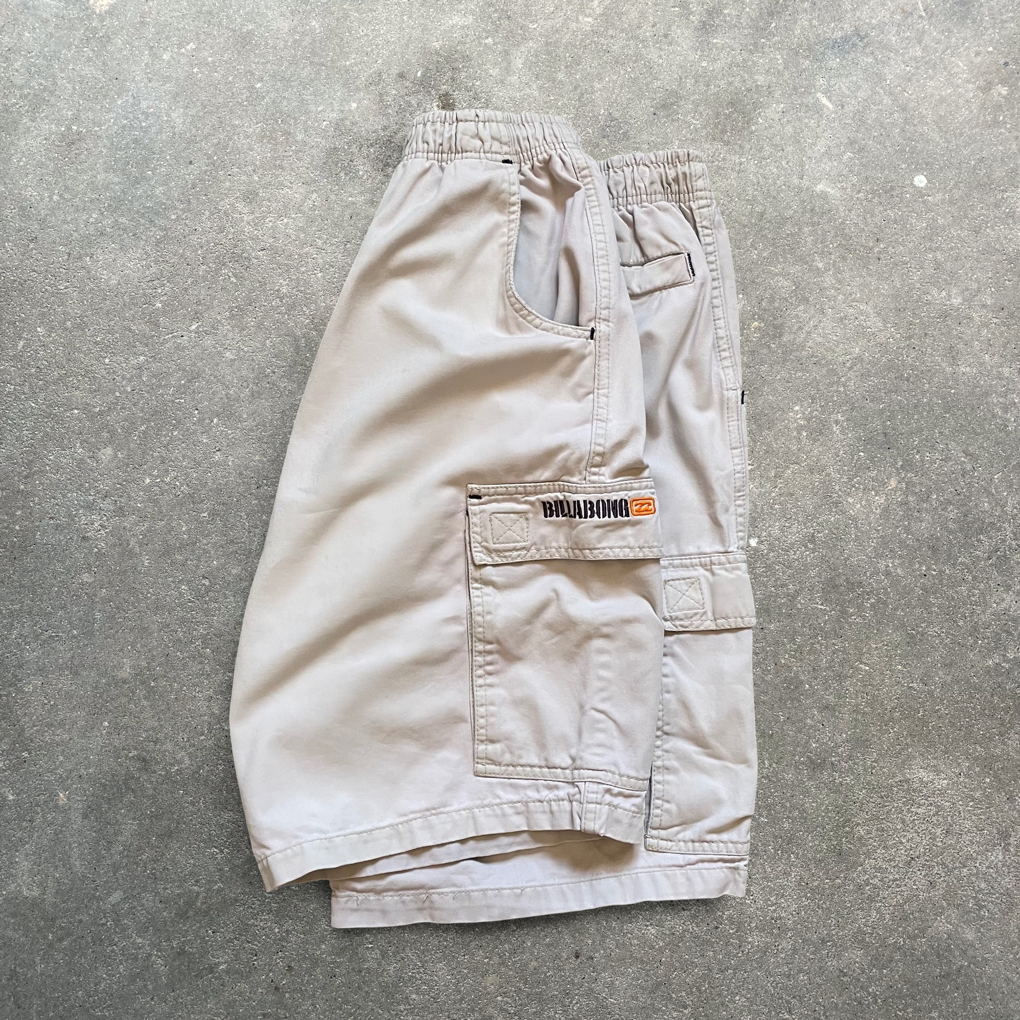 90's Billabong Baggy Cargo Shorts (31)