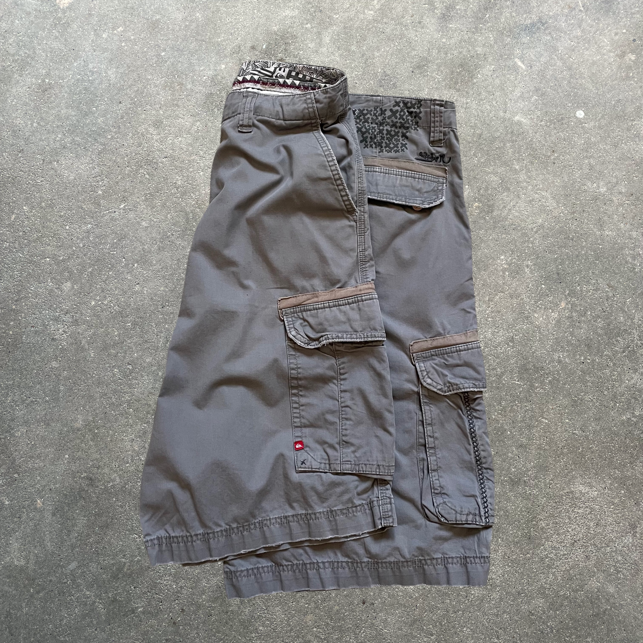 90's Quiksilver Cargo Shorts (36)