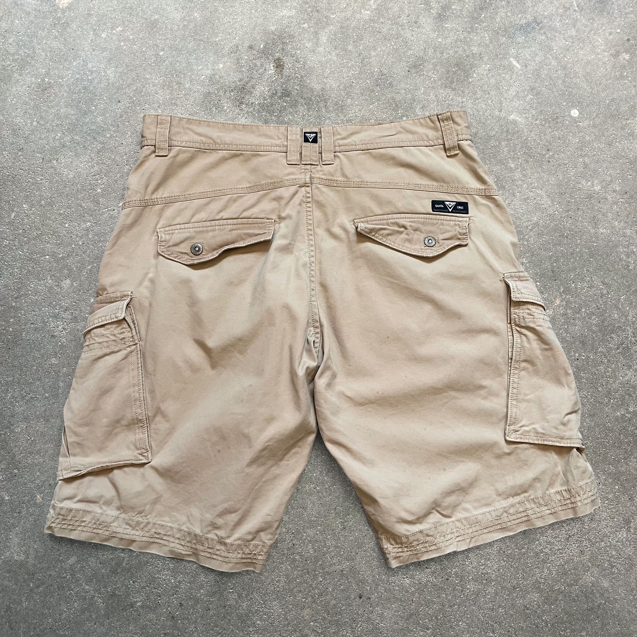 2000s O'Neill Cargo Shorts (36)