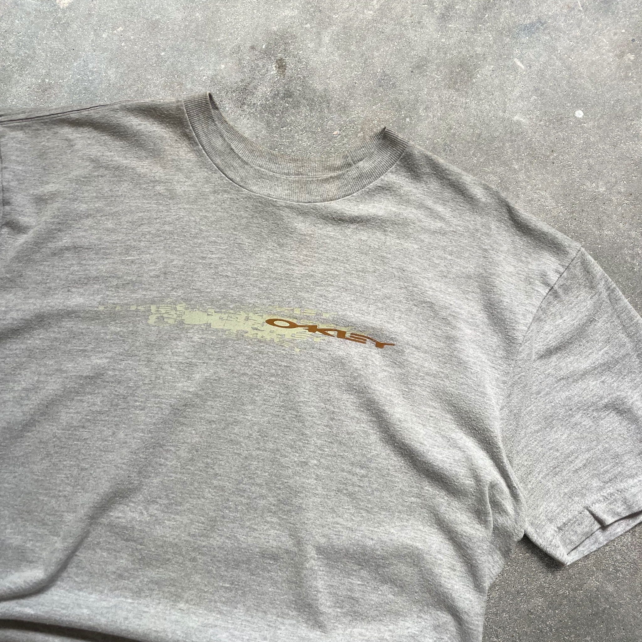 2000's Oakley T-shirt (L)