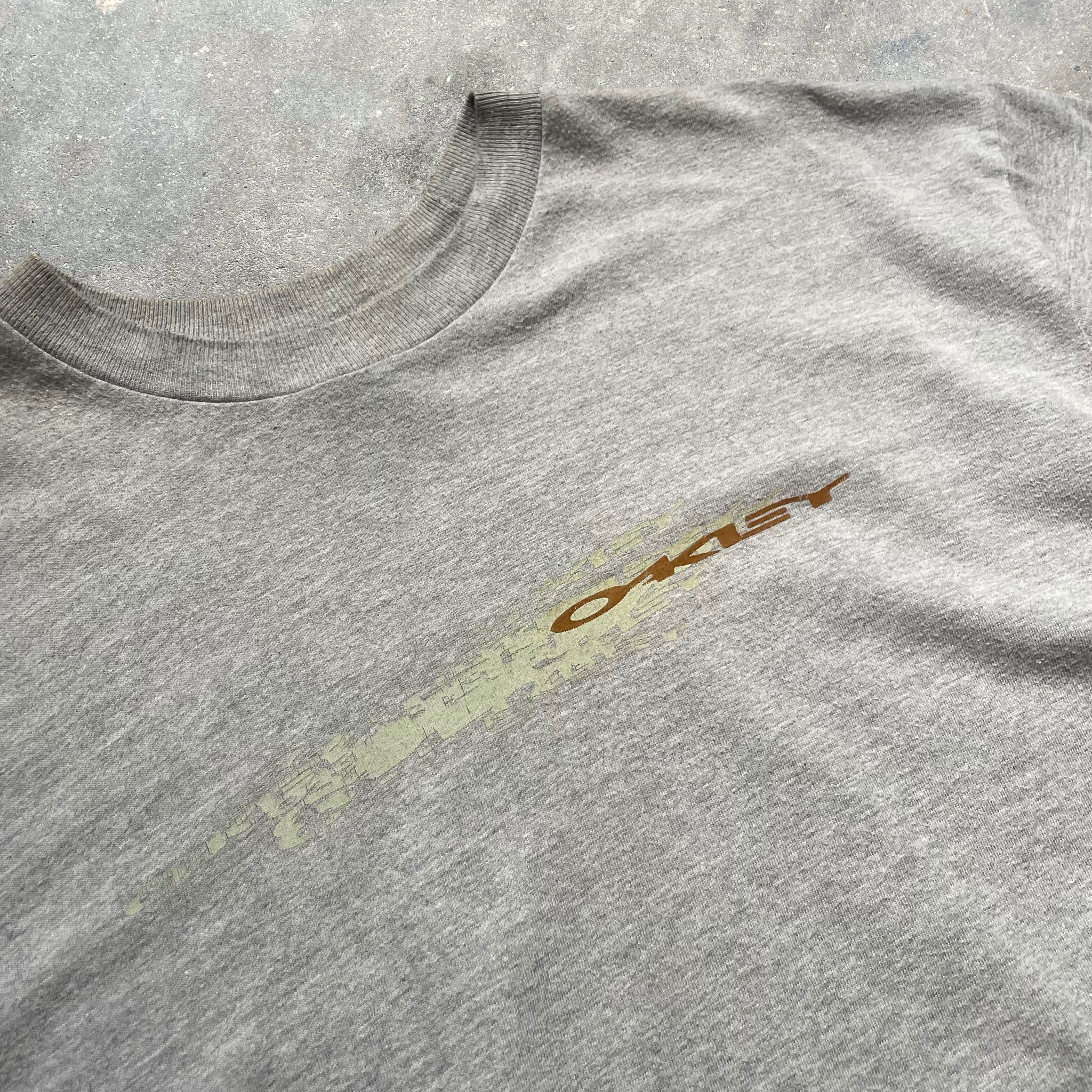 2000's Oakley T-shirt (L)