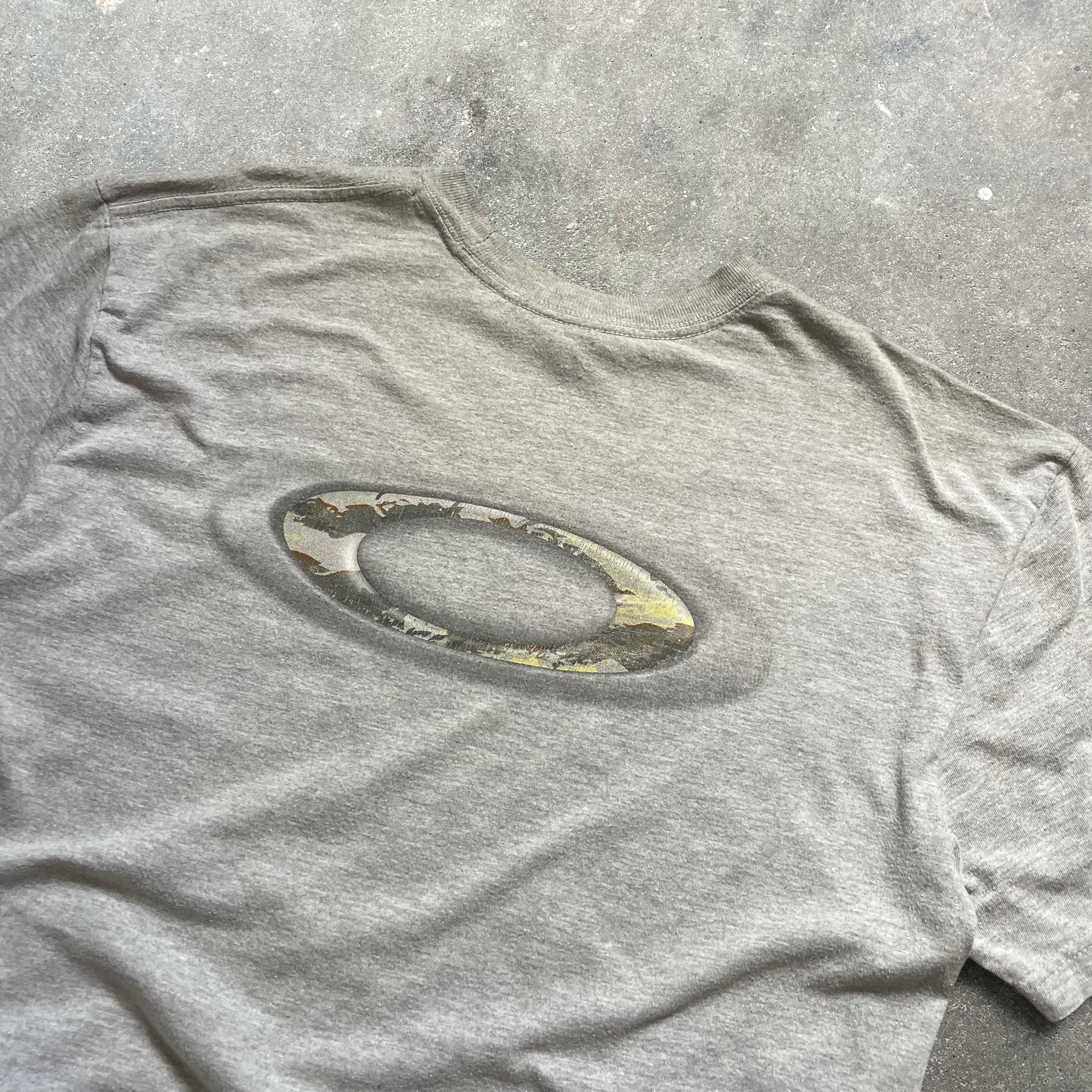 2000's Oakley T-shirt (L)