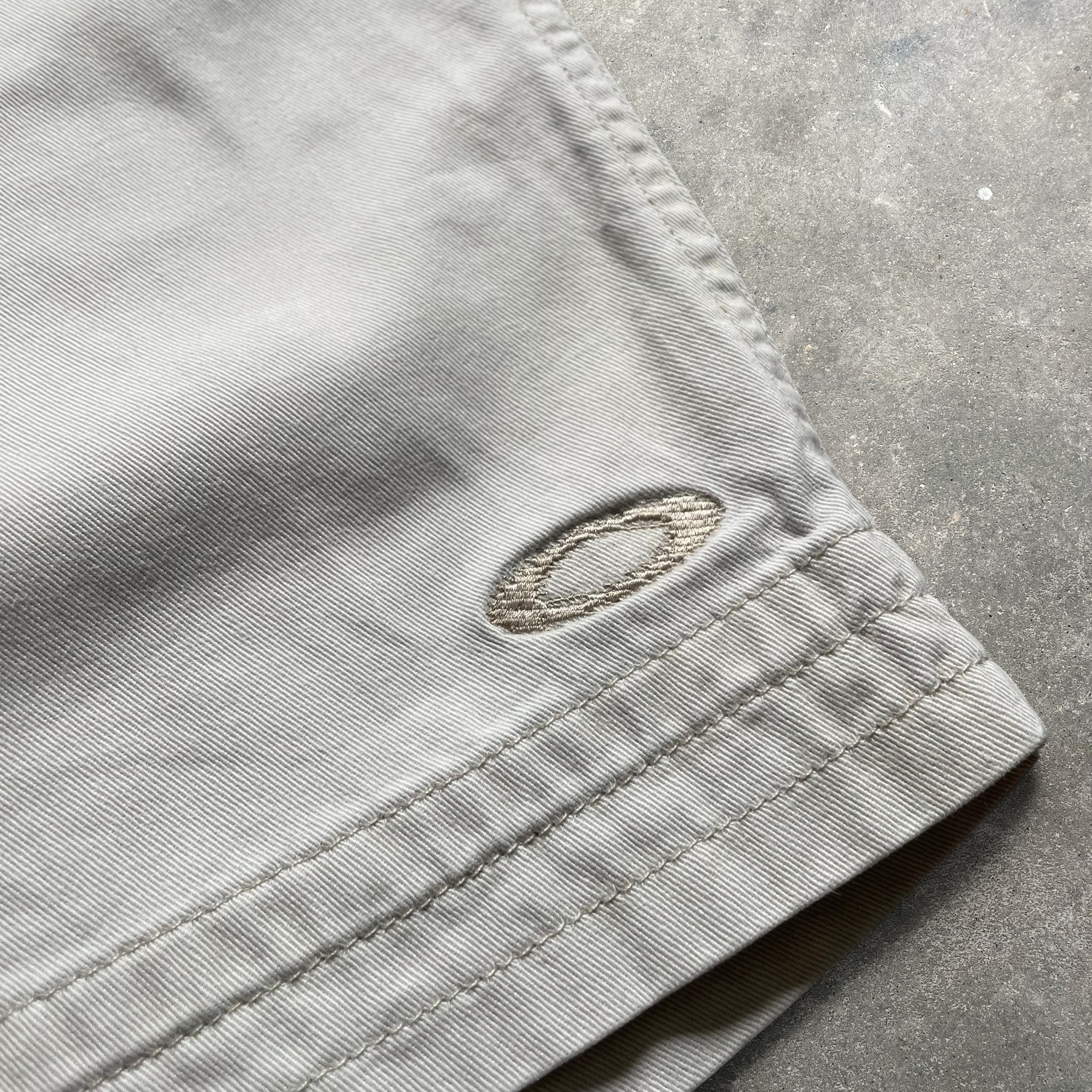 2000s Oakley Software Chino Shorts (32)
