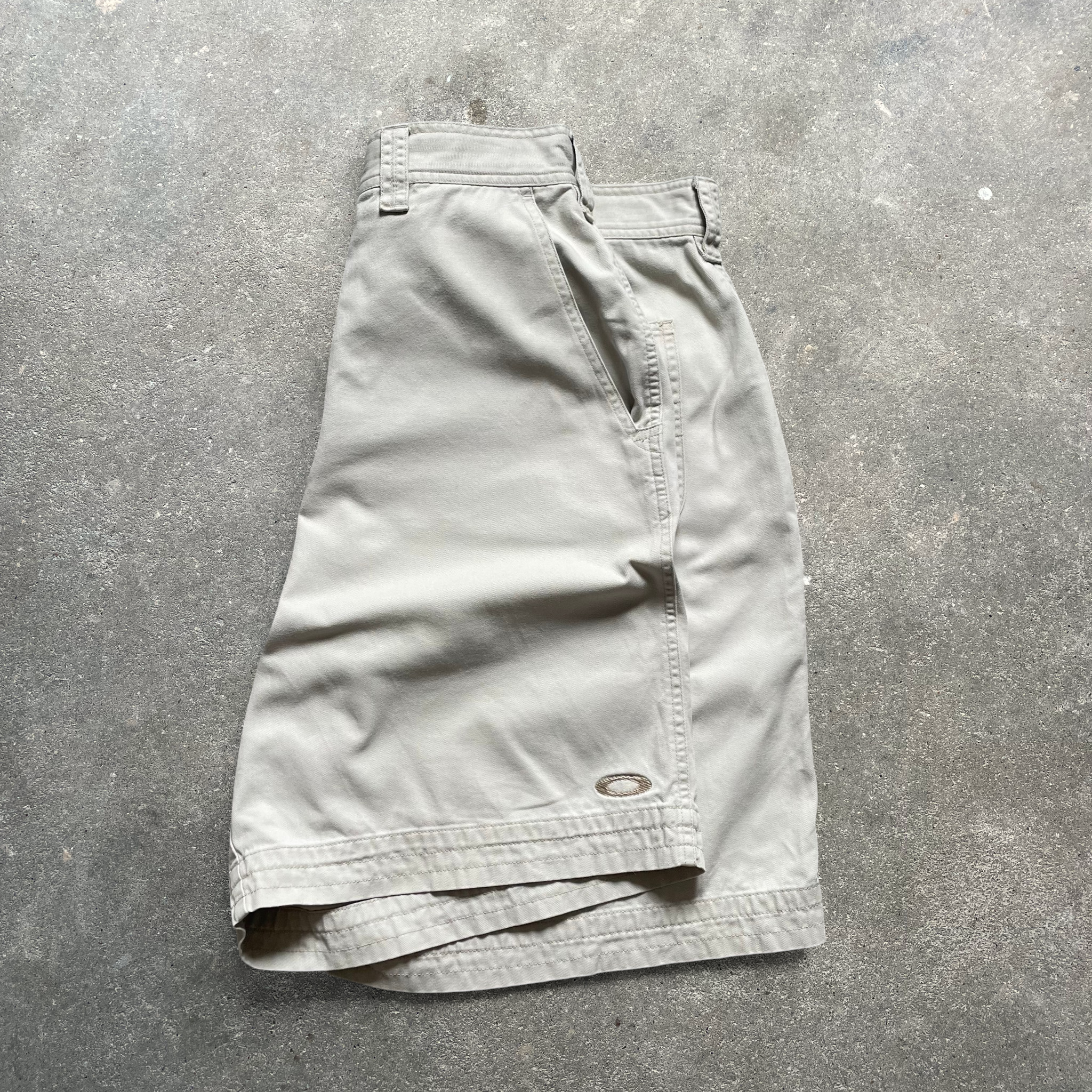 2000s Oakley Software Chino Shorts (32)
