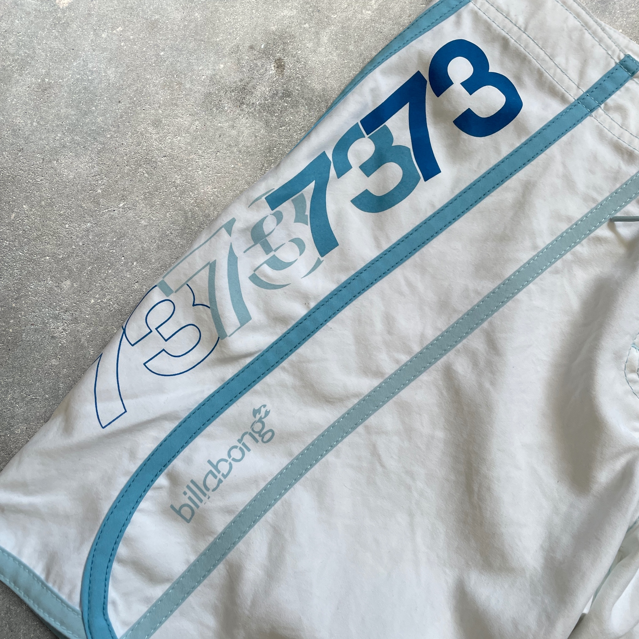 2000's Billabong Boardshorts White (32)