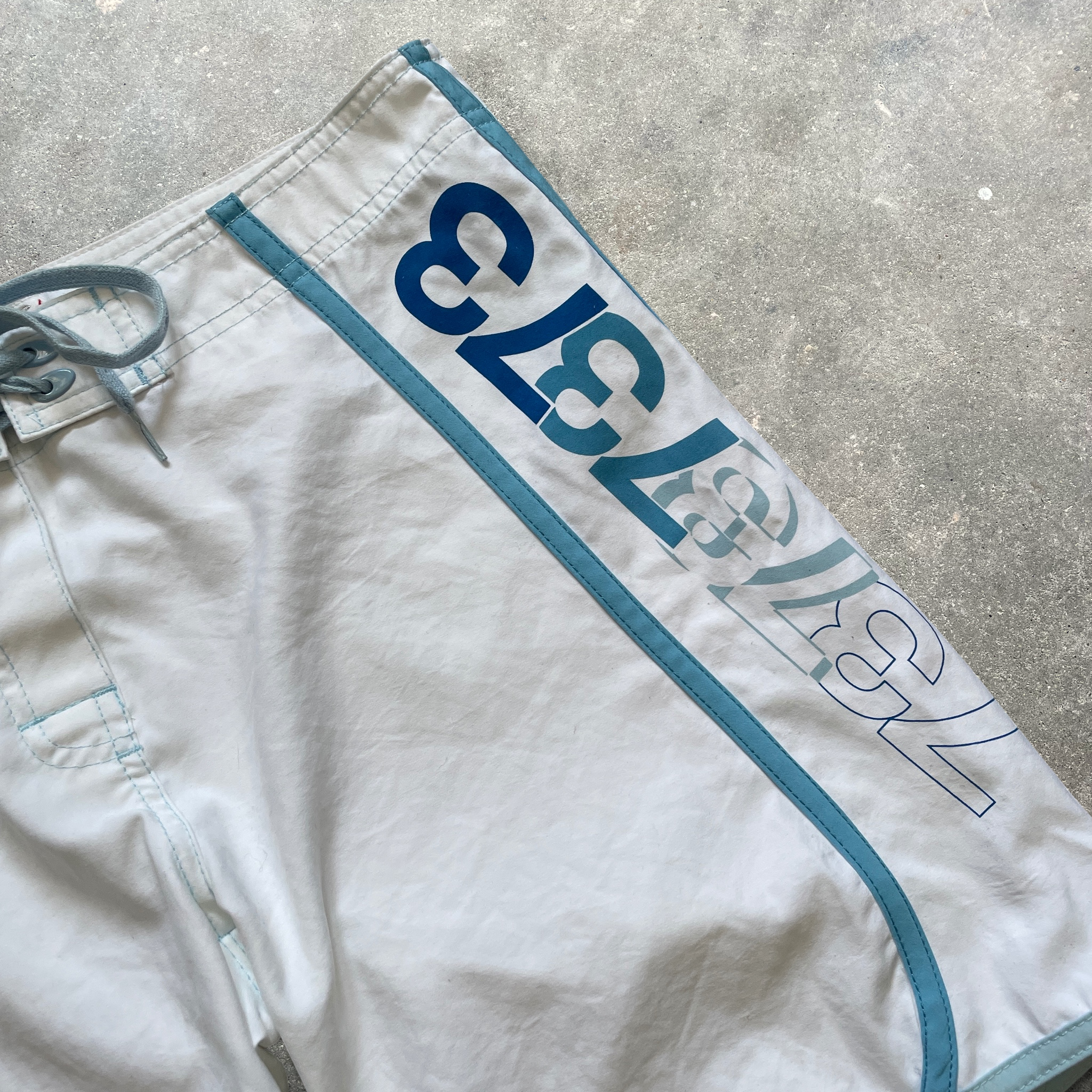 2000's Billabong Boardshorts White (32)