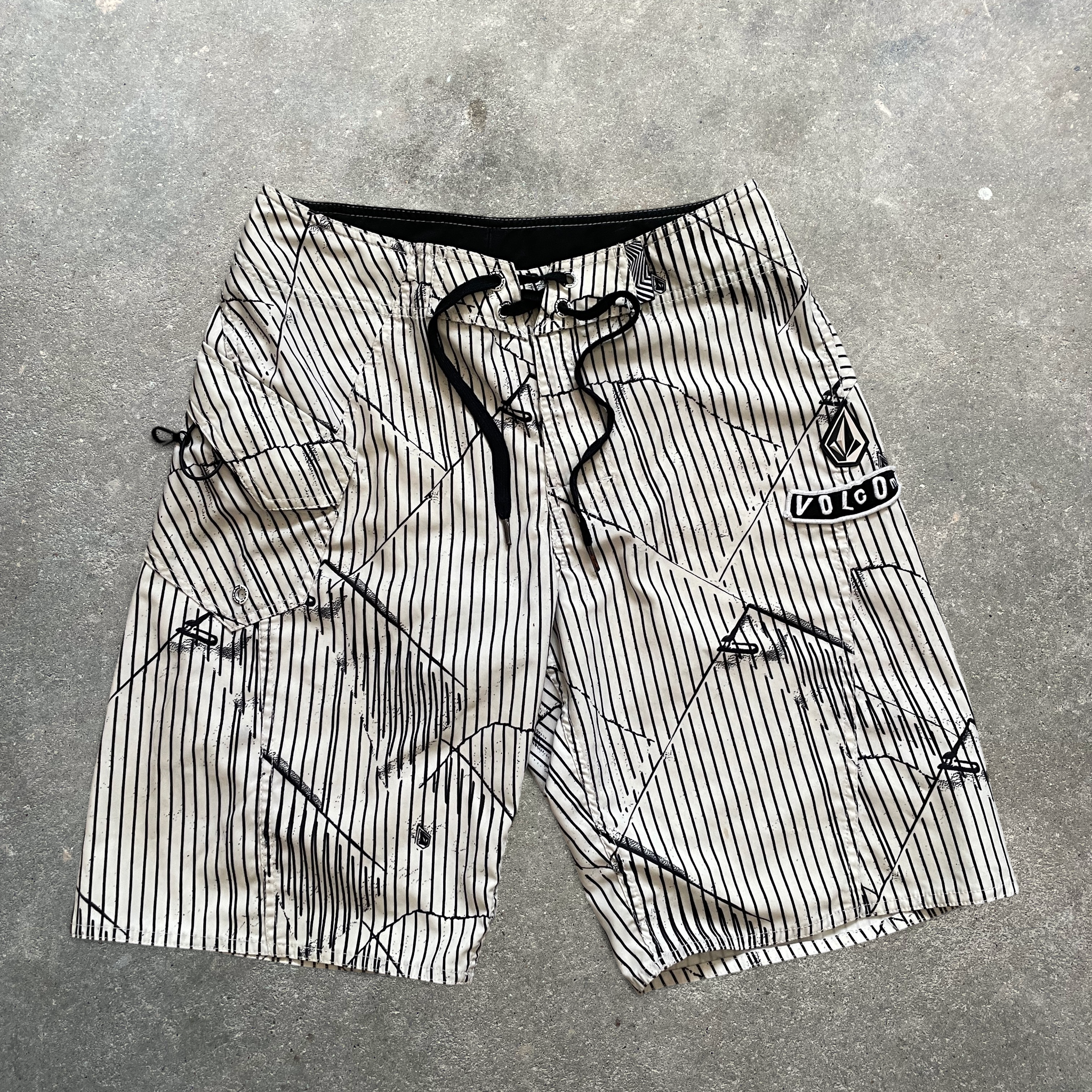 2000's Volcom Boardshorts White (30)
