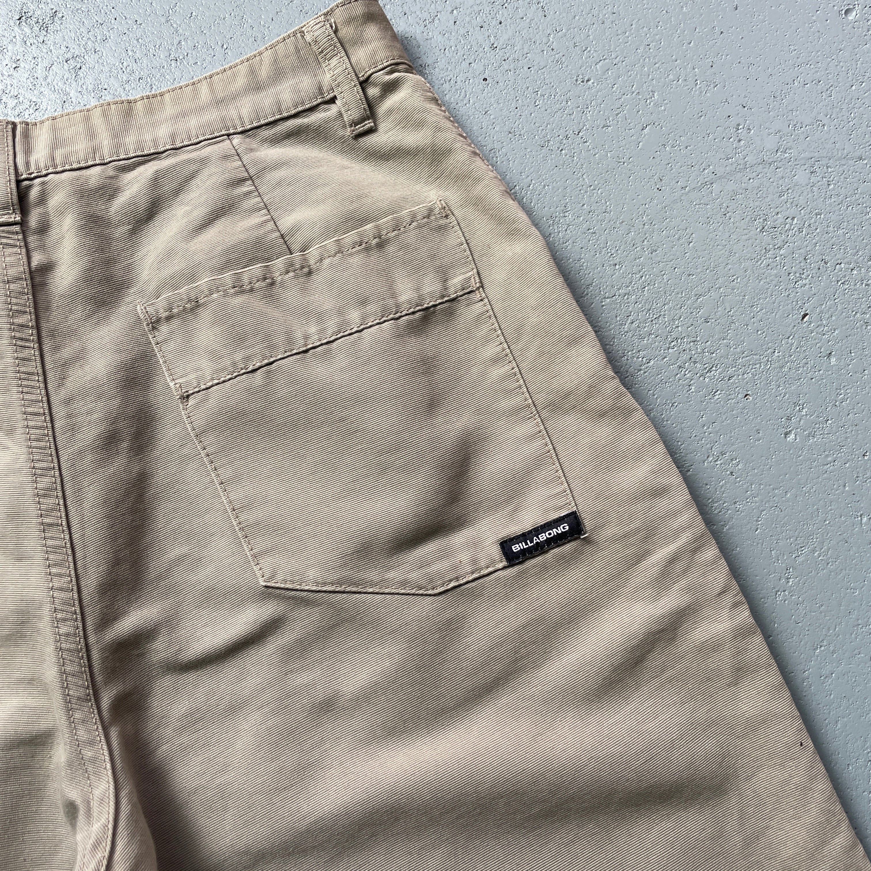 2000s Billabong Chino Shorts Beige (30)