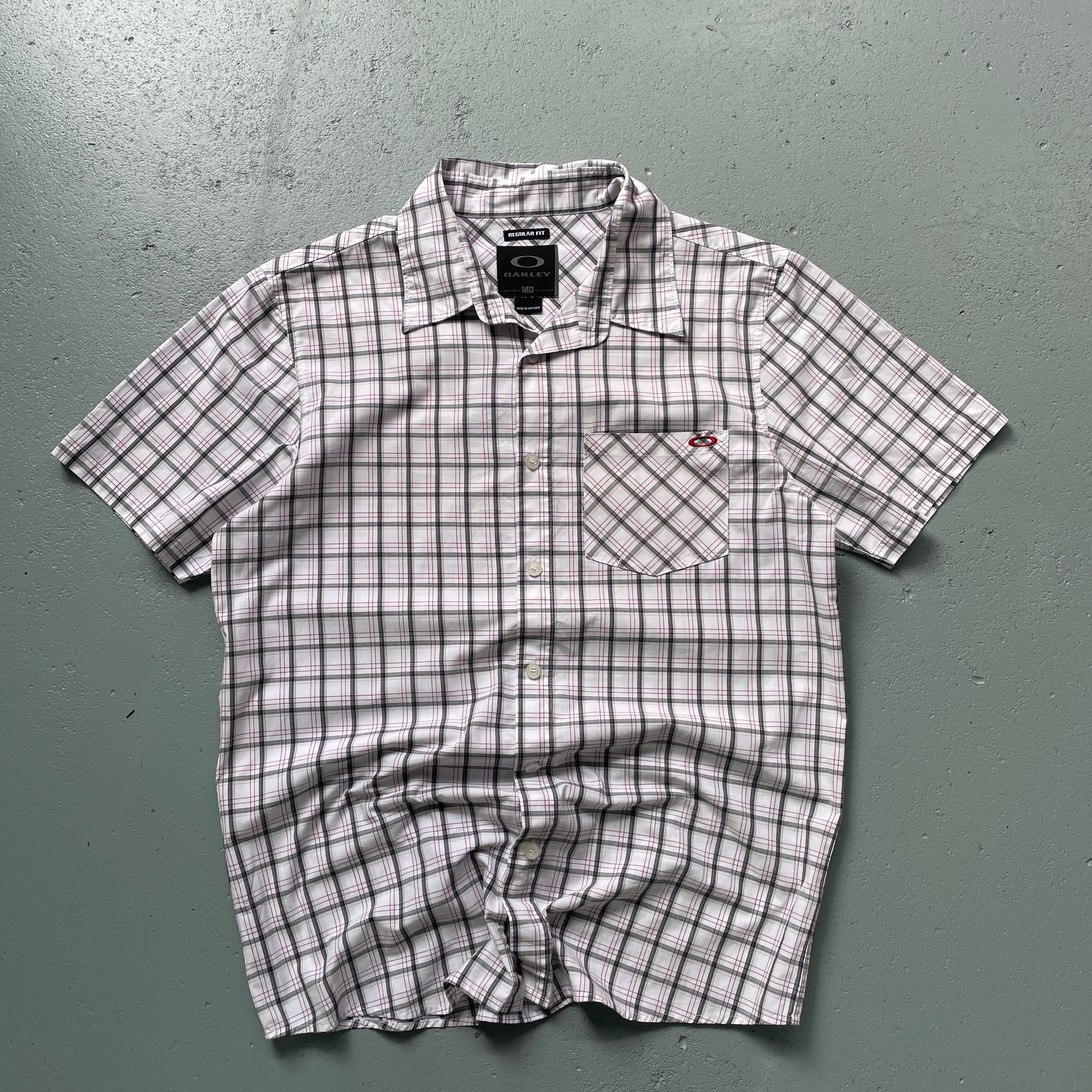2000's Oakley Short Sleeve Shirt (M)