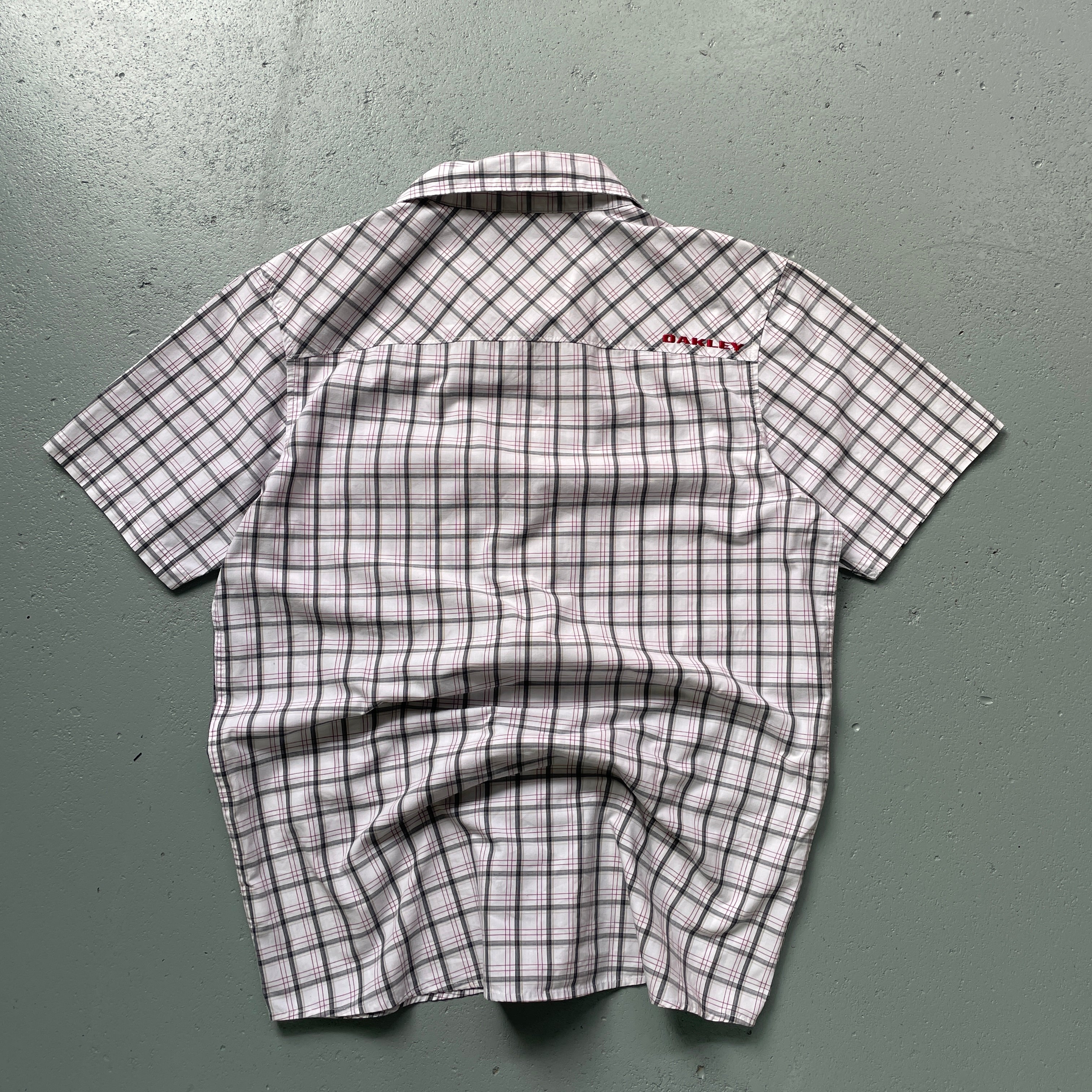 2000's Oakley Short Sleeve Shirt (M)