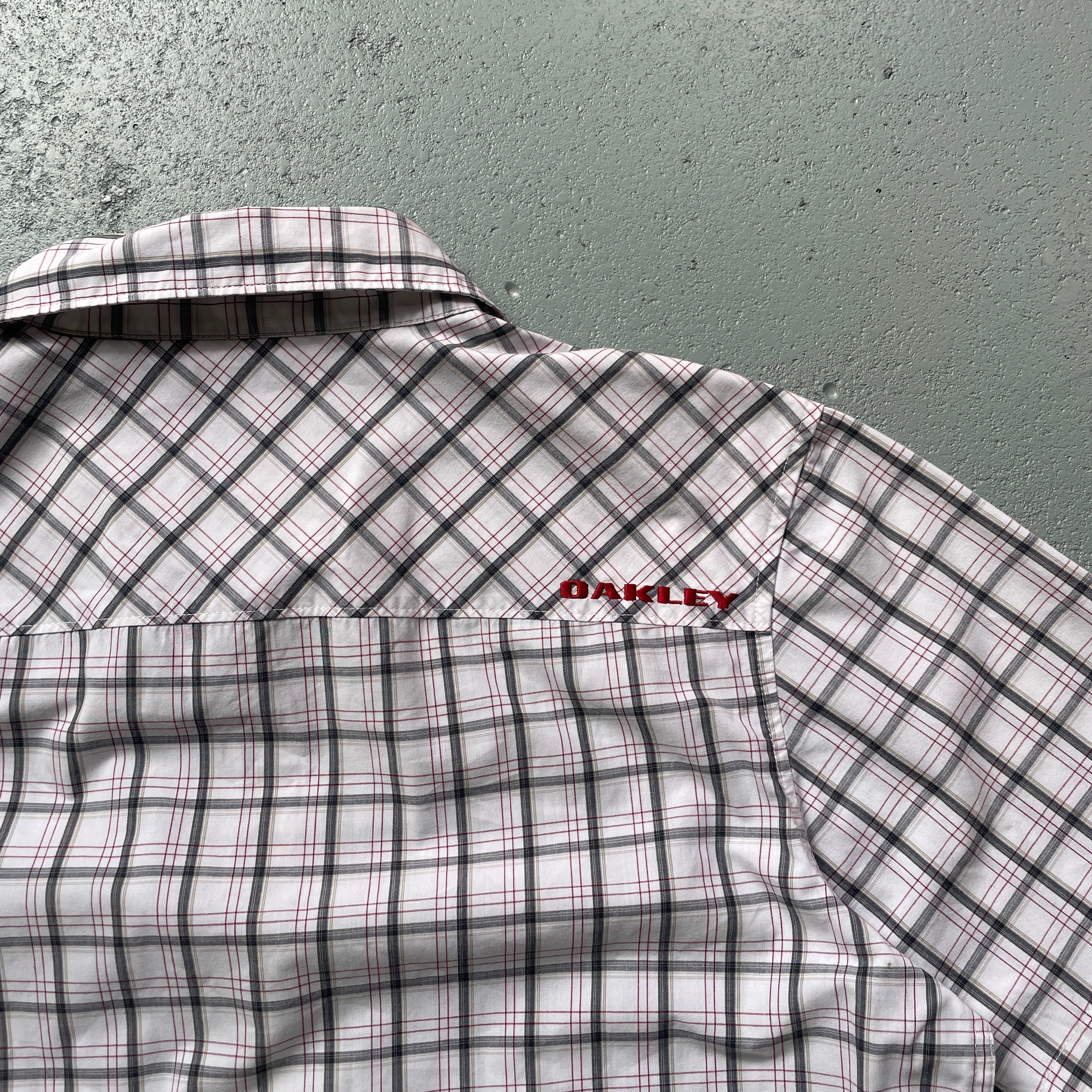 2000's Oakley Short Sleeve Shirt (M)