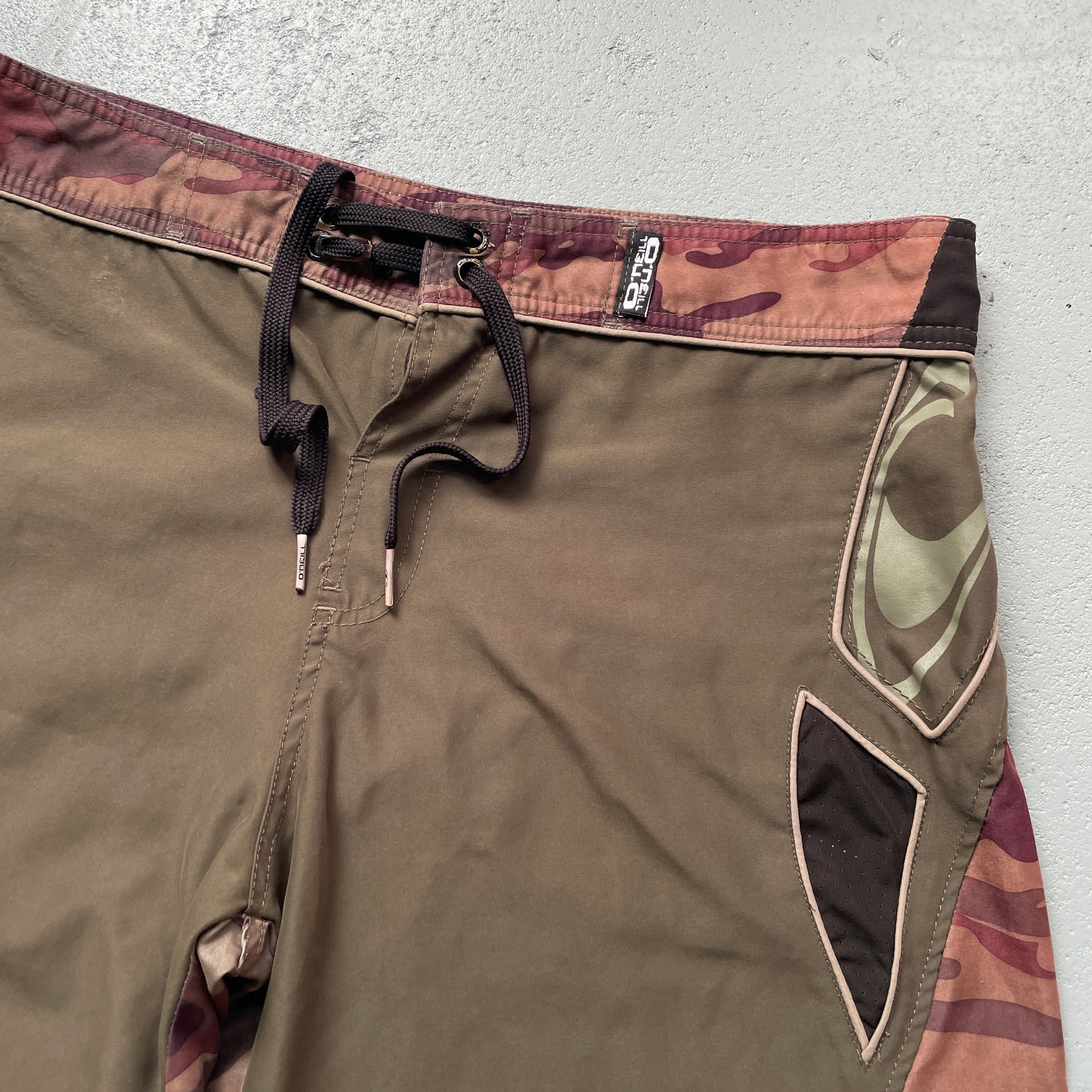 2000's O'Neill Boardshorts Khaki Camo (L)