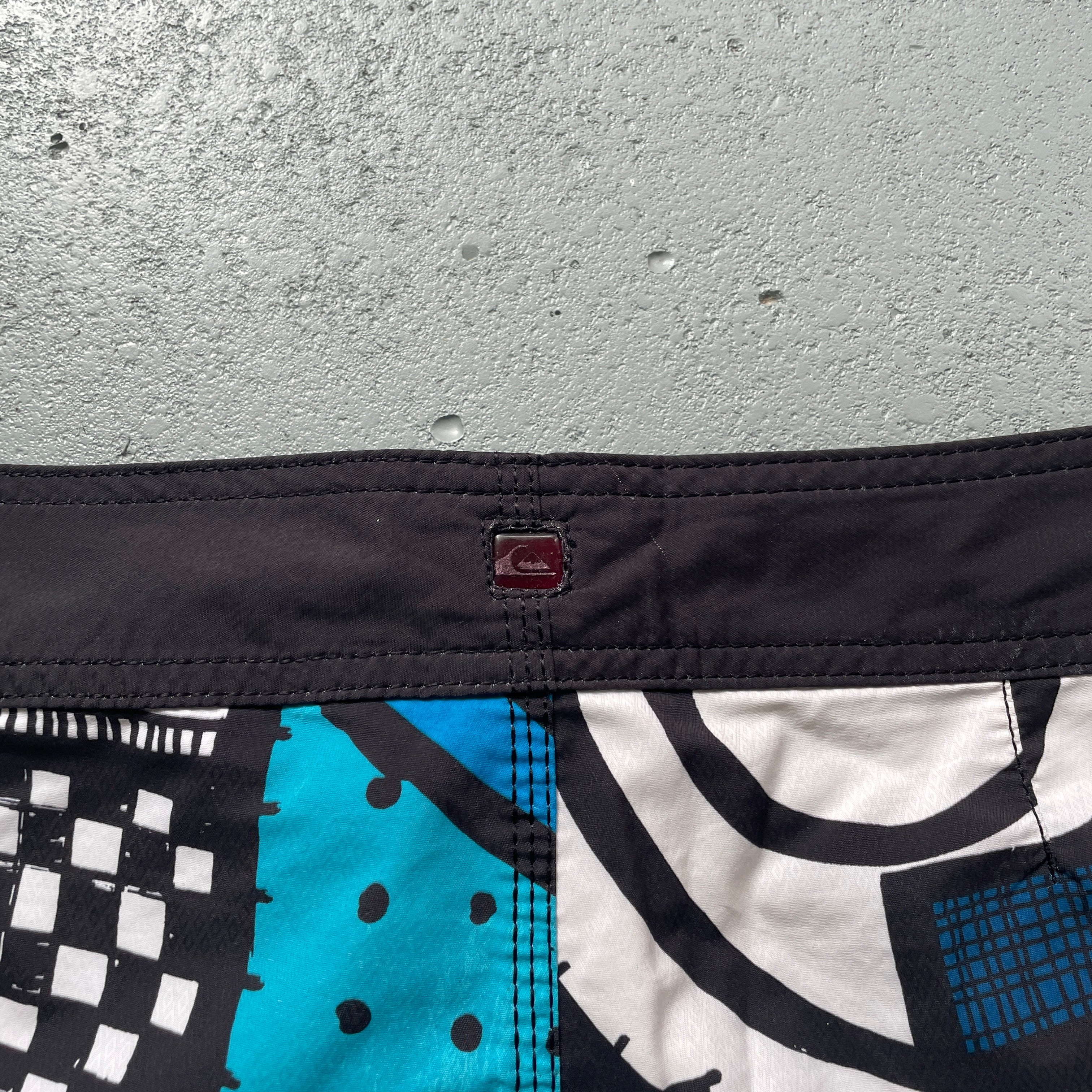 2000's Quiksilver Boardshorts (34)