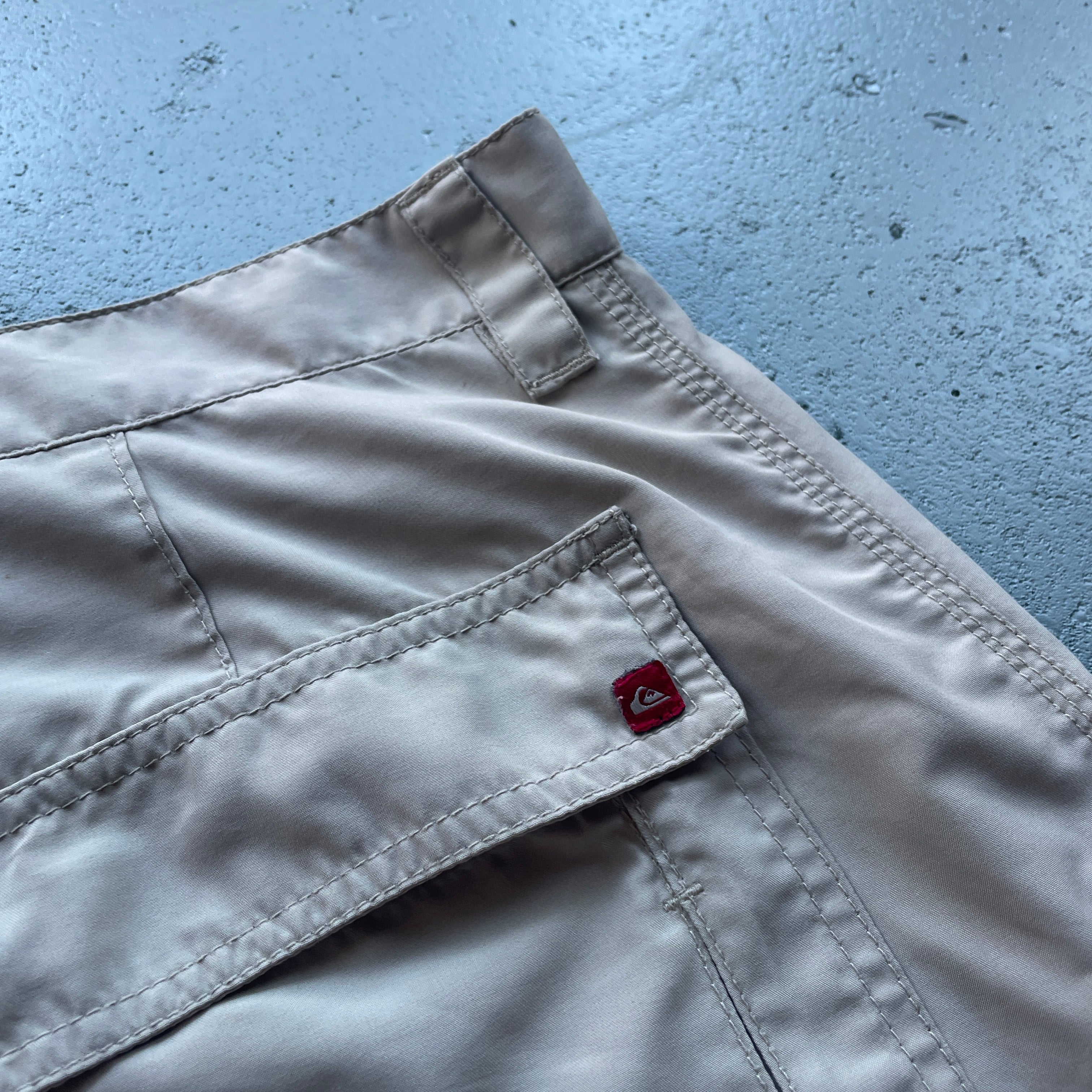 2000s Quiksilver Cargo Shorts (36)