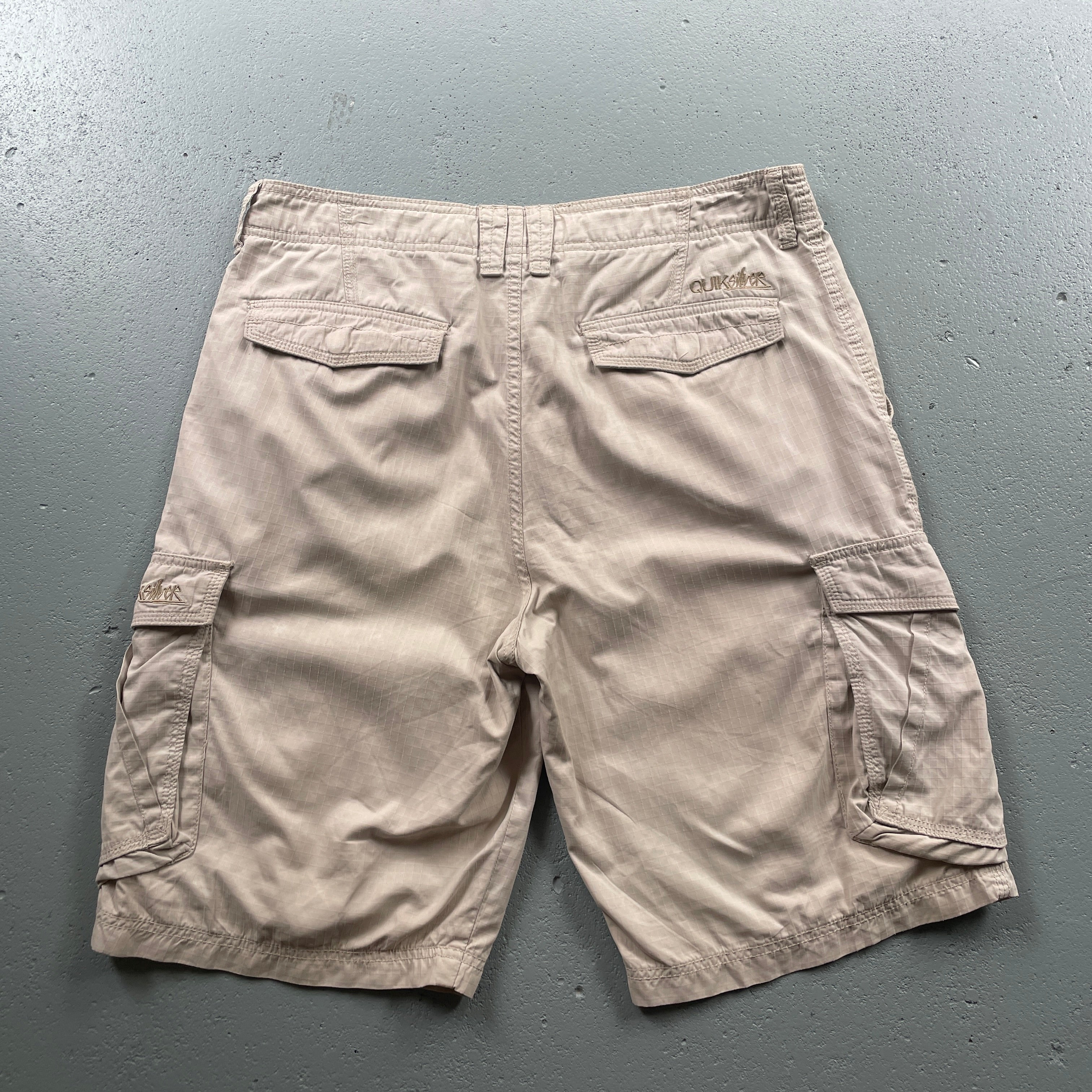 2000s Quiksilver Cargo Shorts Beige (32)