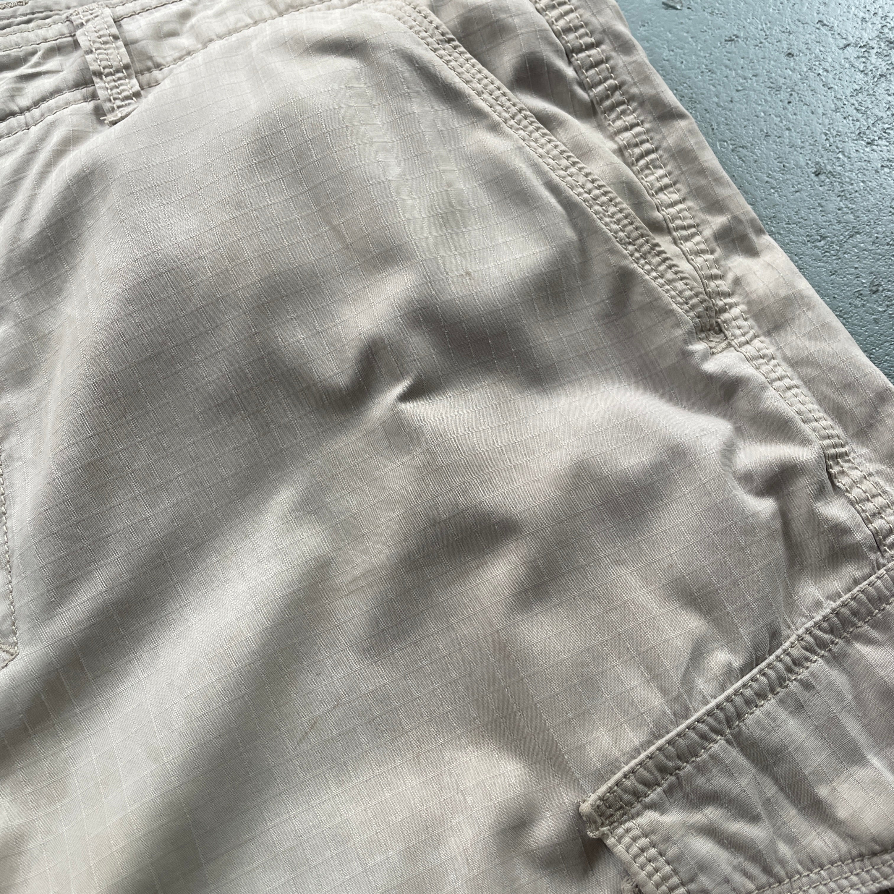 2000s Quiksilver Cargo Shorts Beige (32)