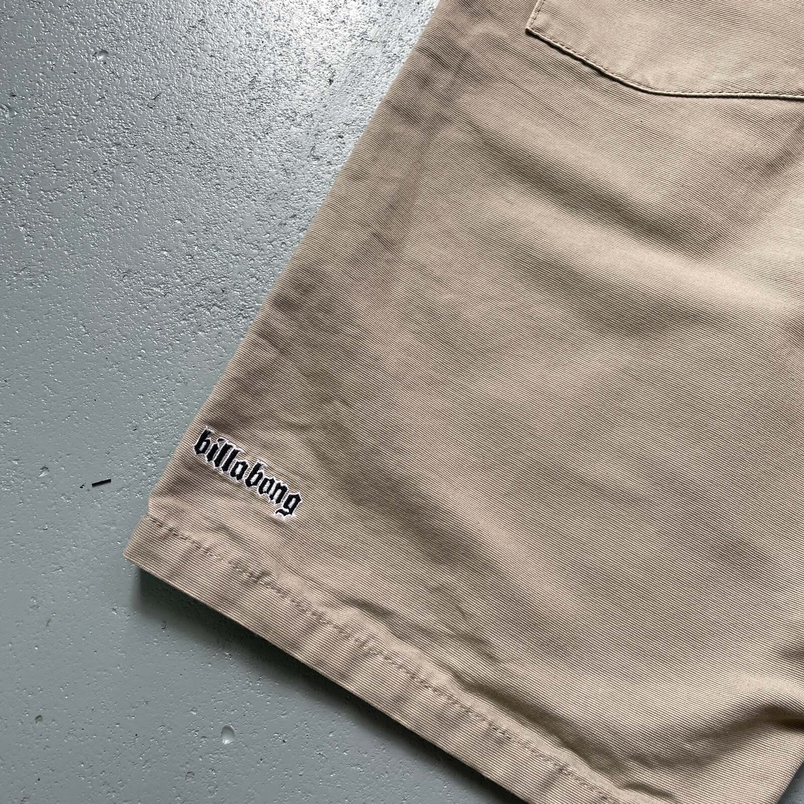 2000s Billabong Chino Shorts Tan (30)