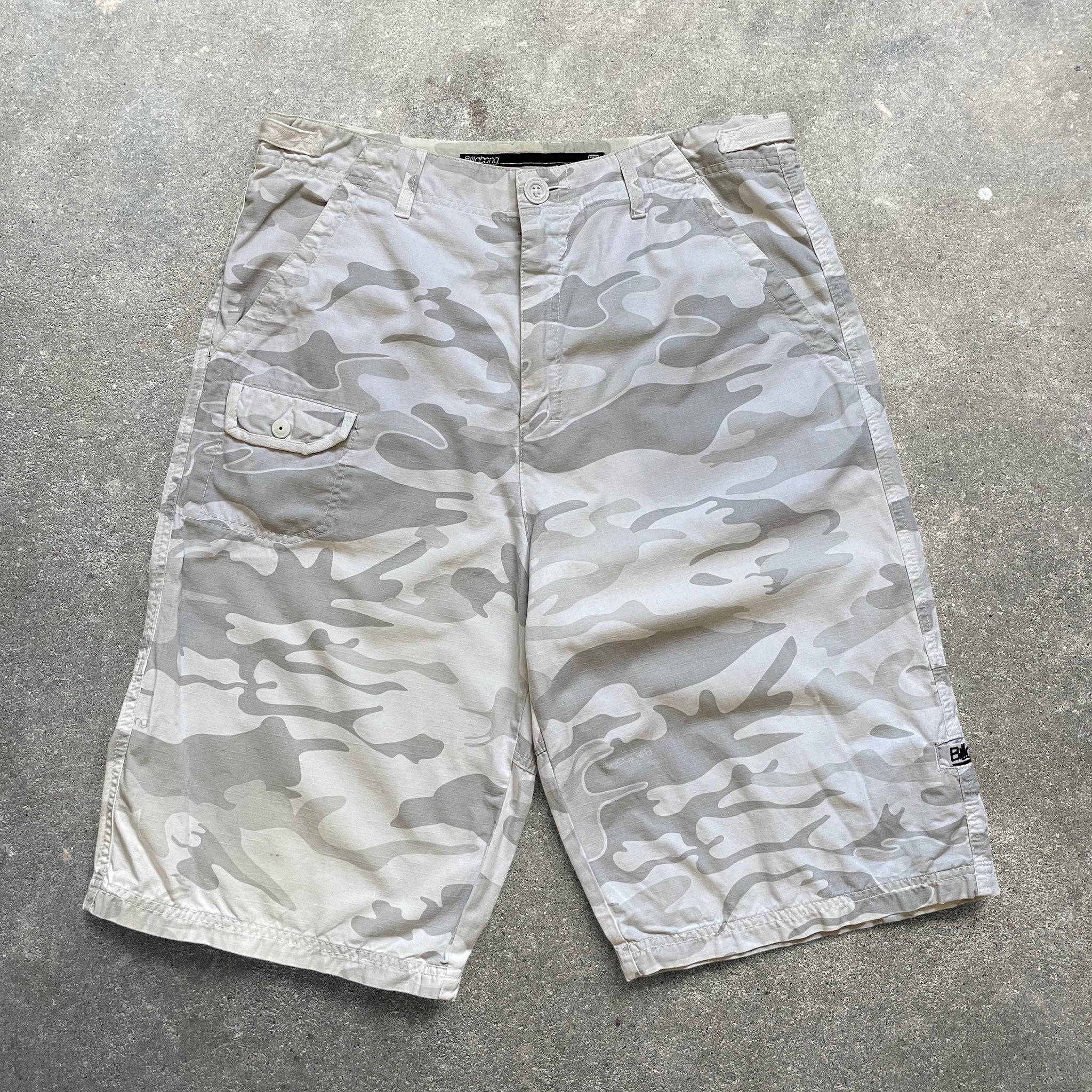 2000's Billabong Camo Chino Shorts (L)