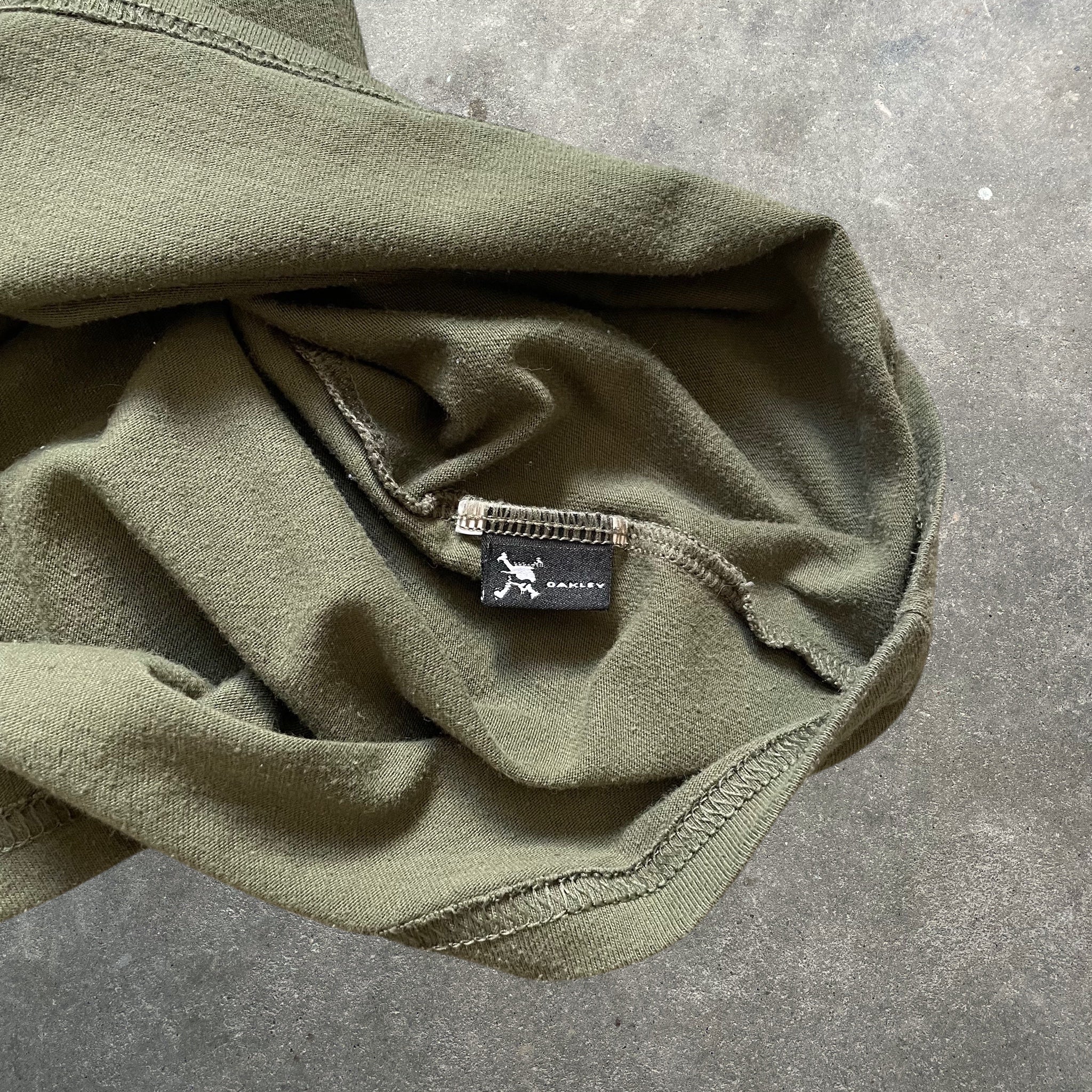 2000's Oakley Tee (L)