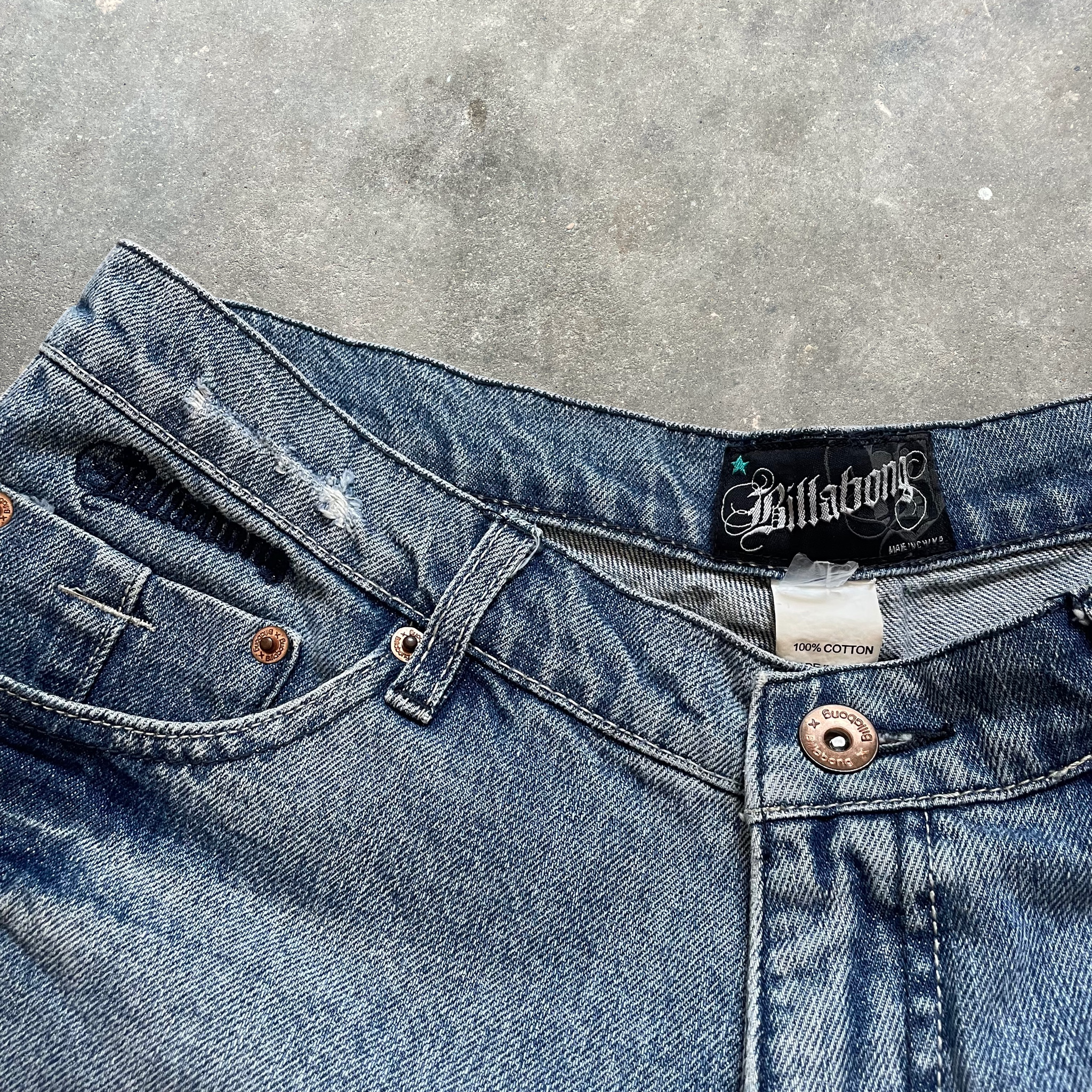 2000's Billabong Denim Shorts (32)