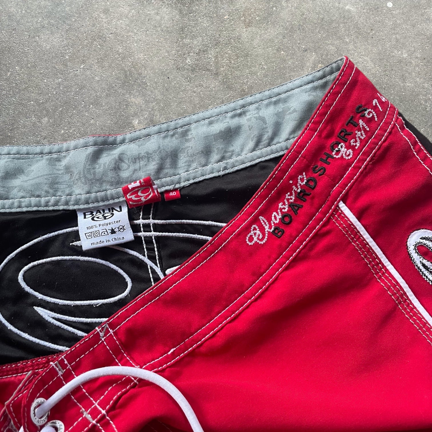 2000's Balin Boardshorts Red (XL)