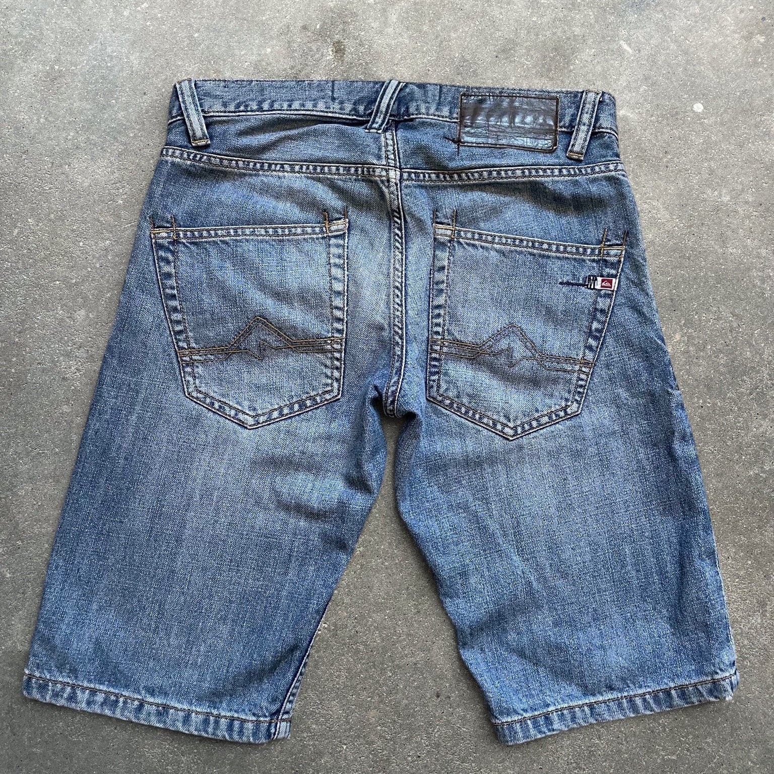 2000's Quiksilver Denim Jorts (28)