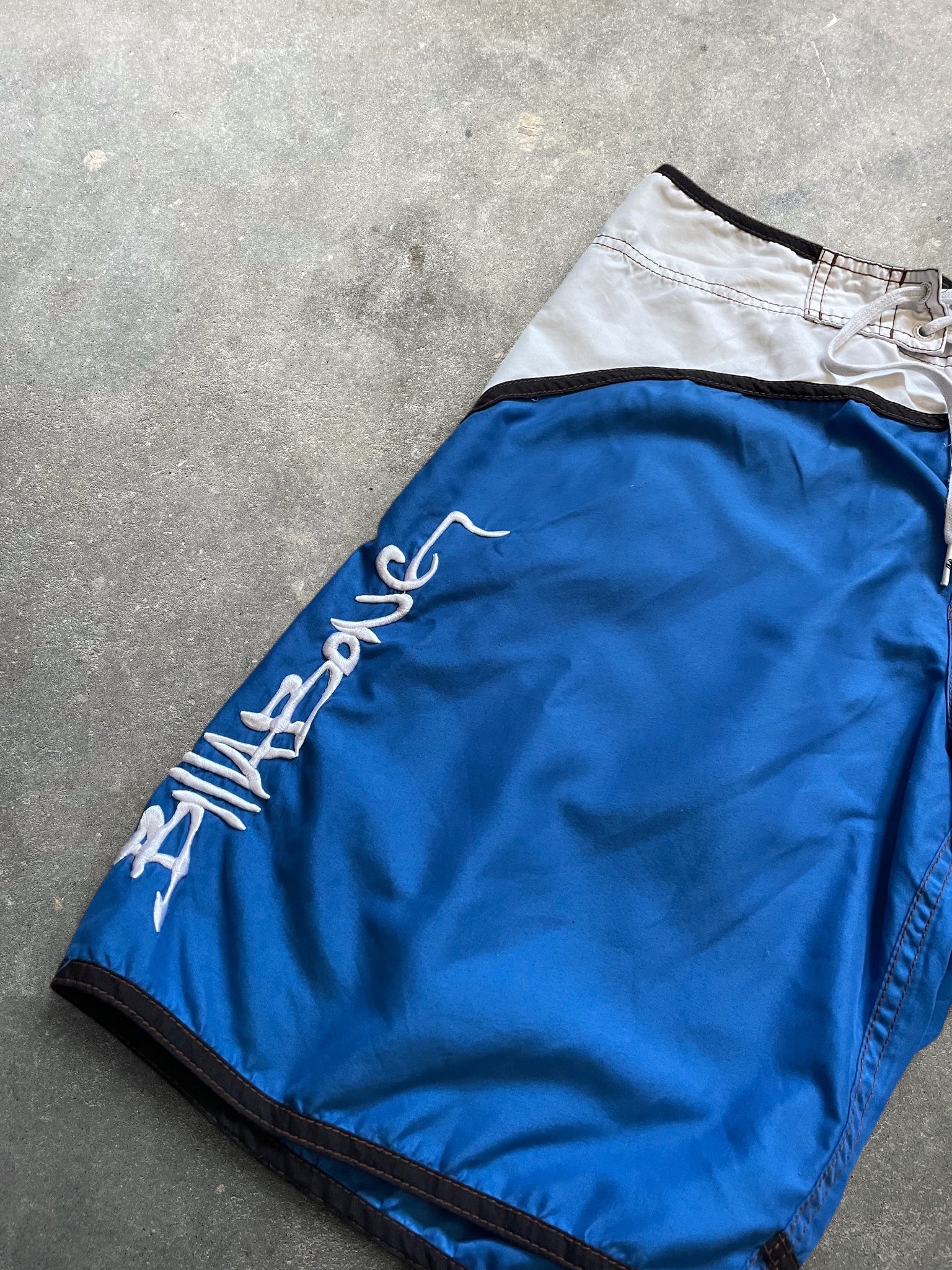 2000's Billabong Boardshorts Blue/White (32)