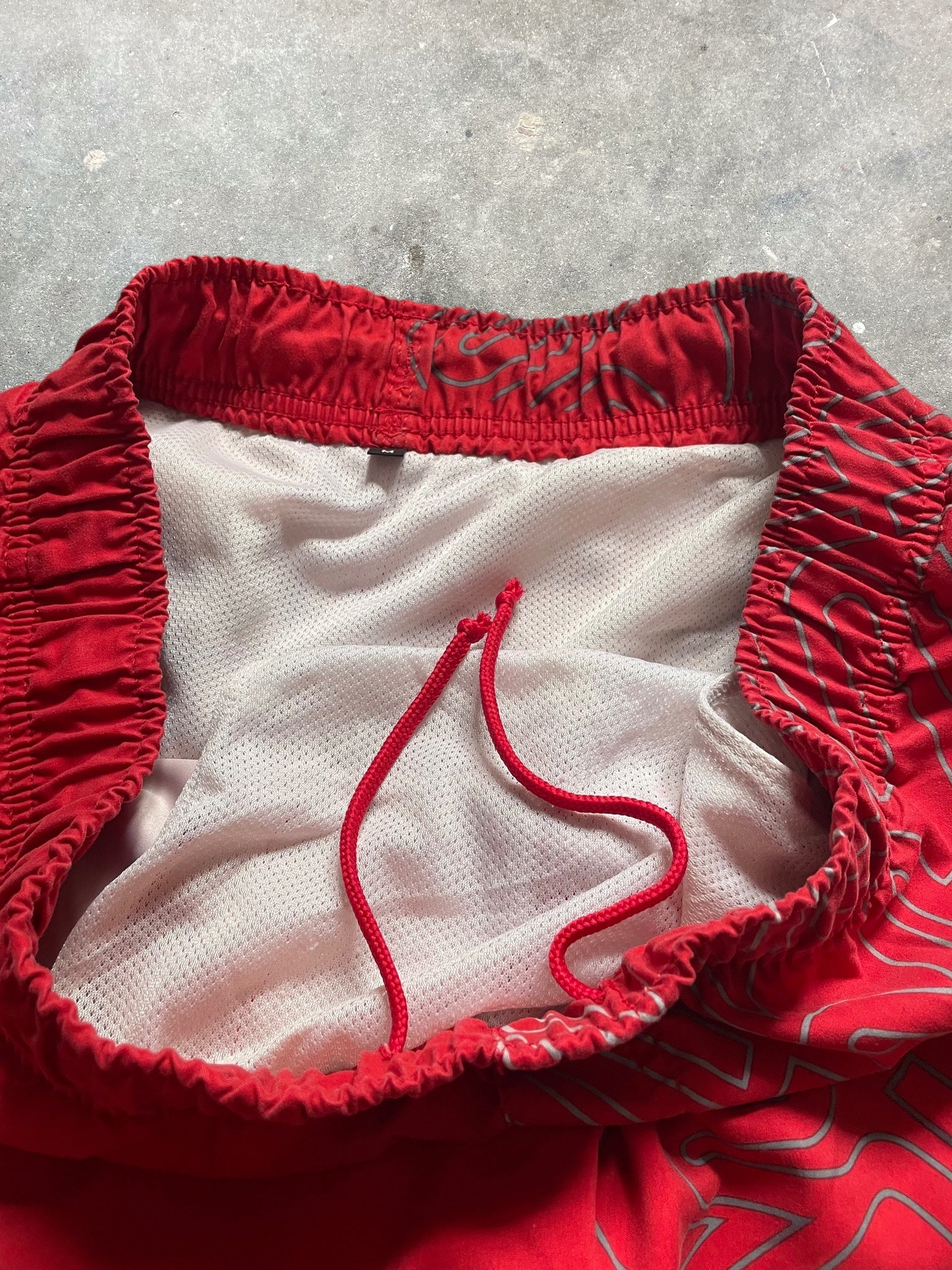 2000's Quiksilver Boardshorts Red (32/34)