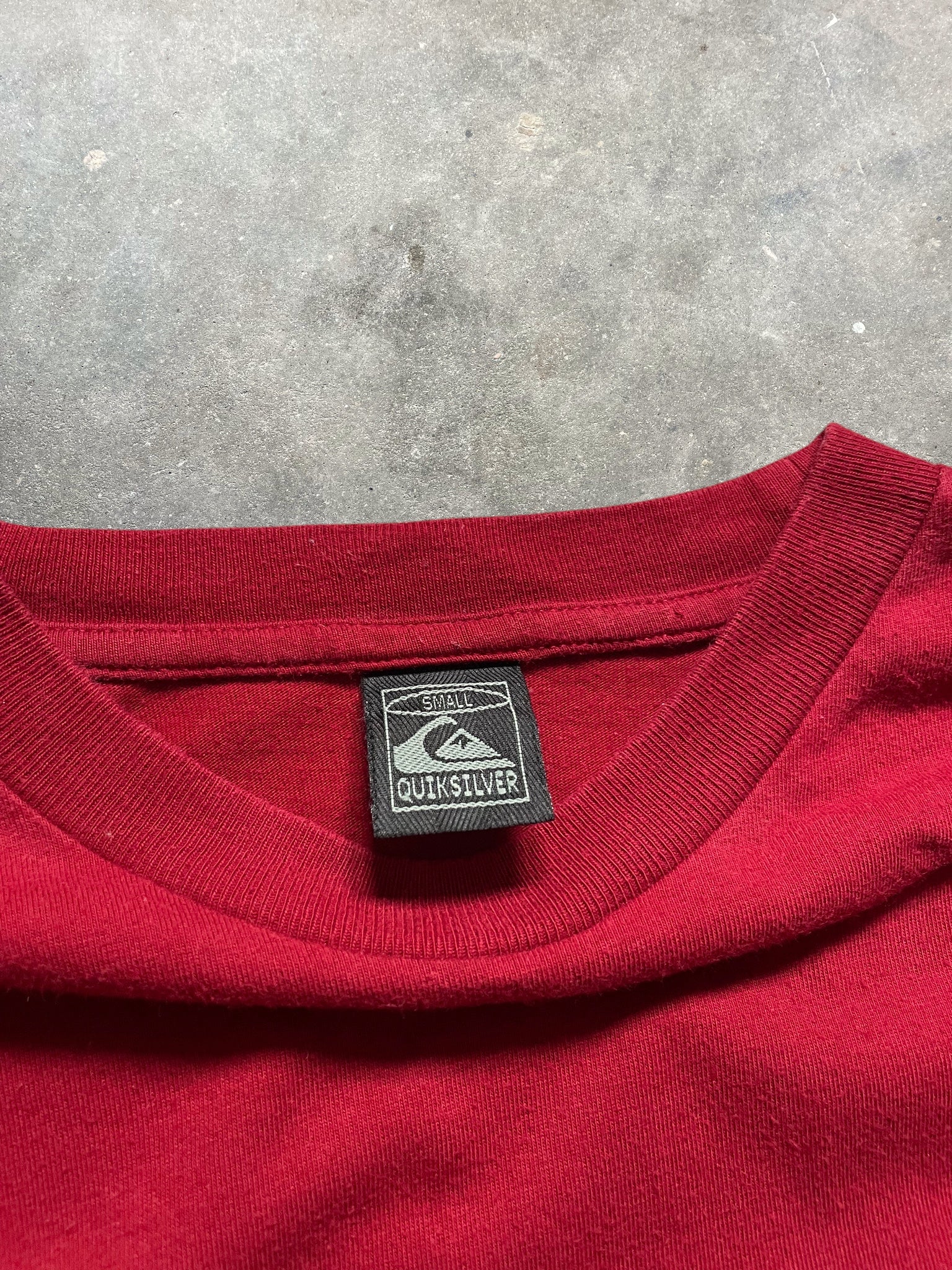 2000's Quiksilver Tee Red (S)