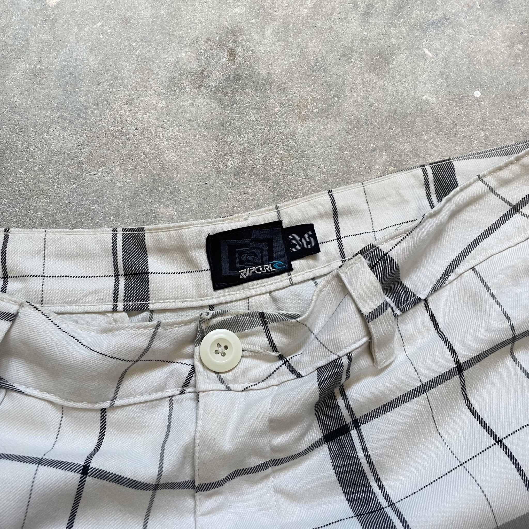 2000's Rip Curl Chino Shorts (36)