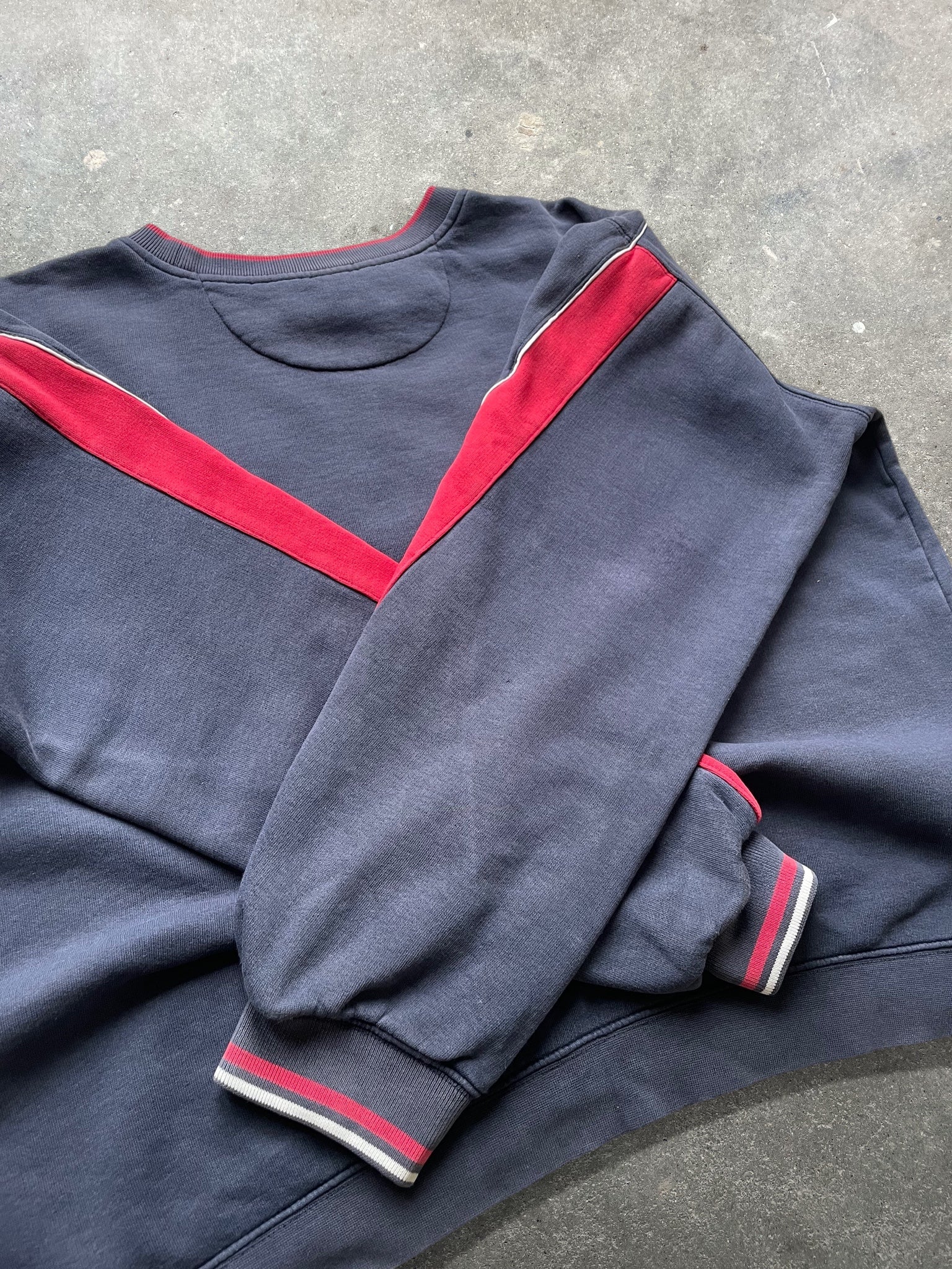 2000's Nike Sweatshirt Navy/Red