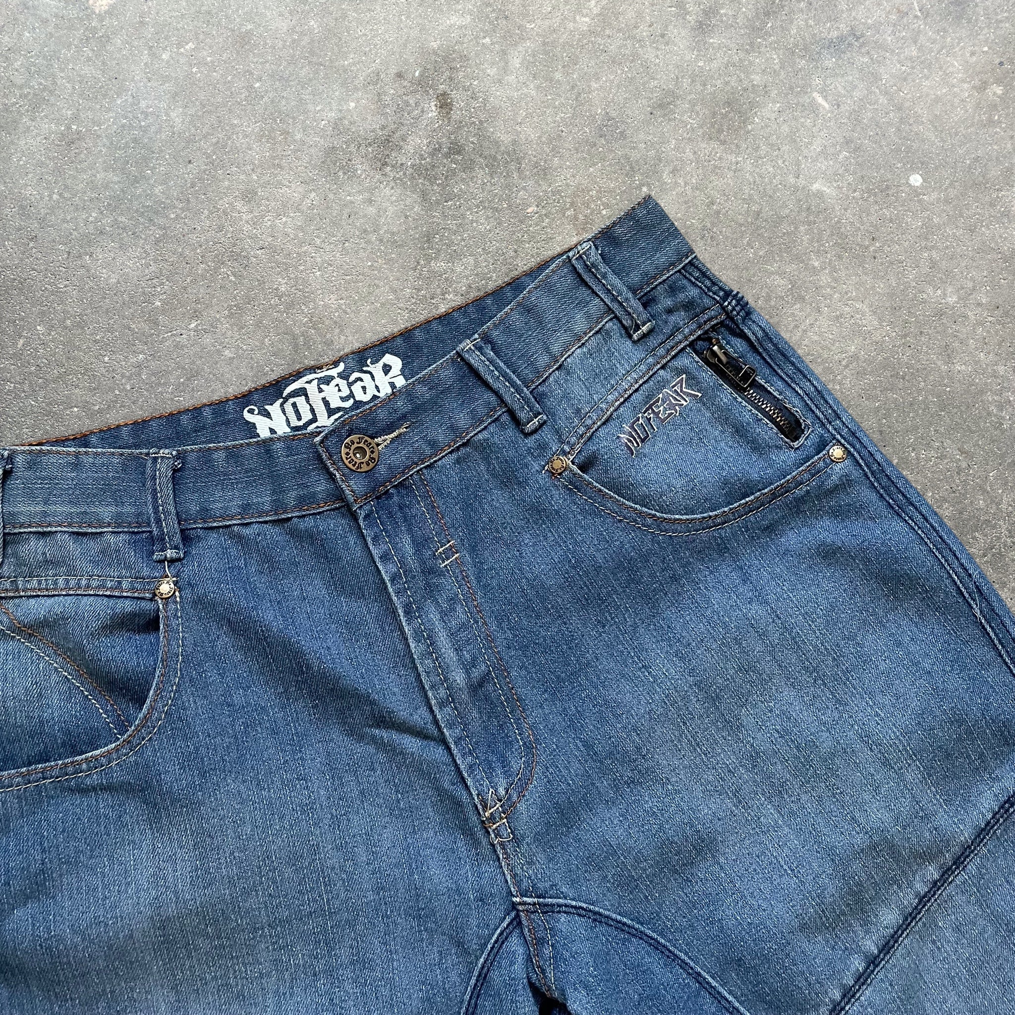 2000's No Fear Denim Shorts (33)