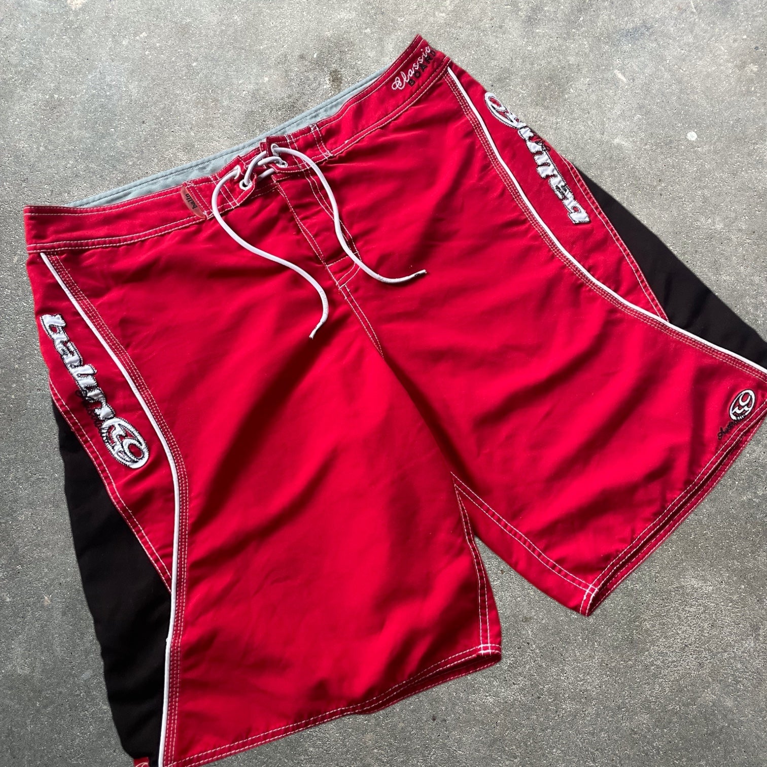 2000's Balin Boardshorts Red (XL)