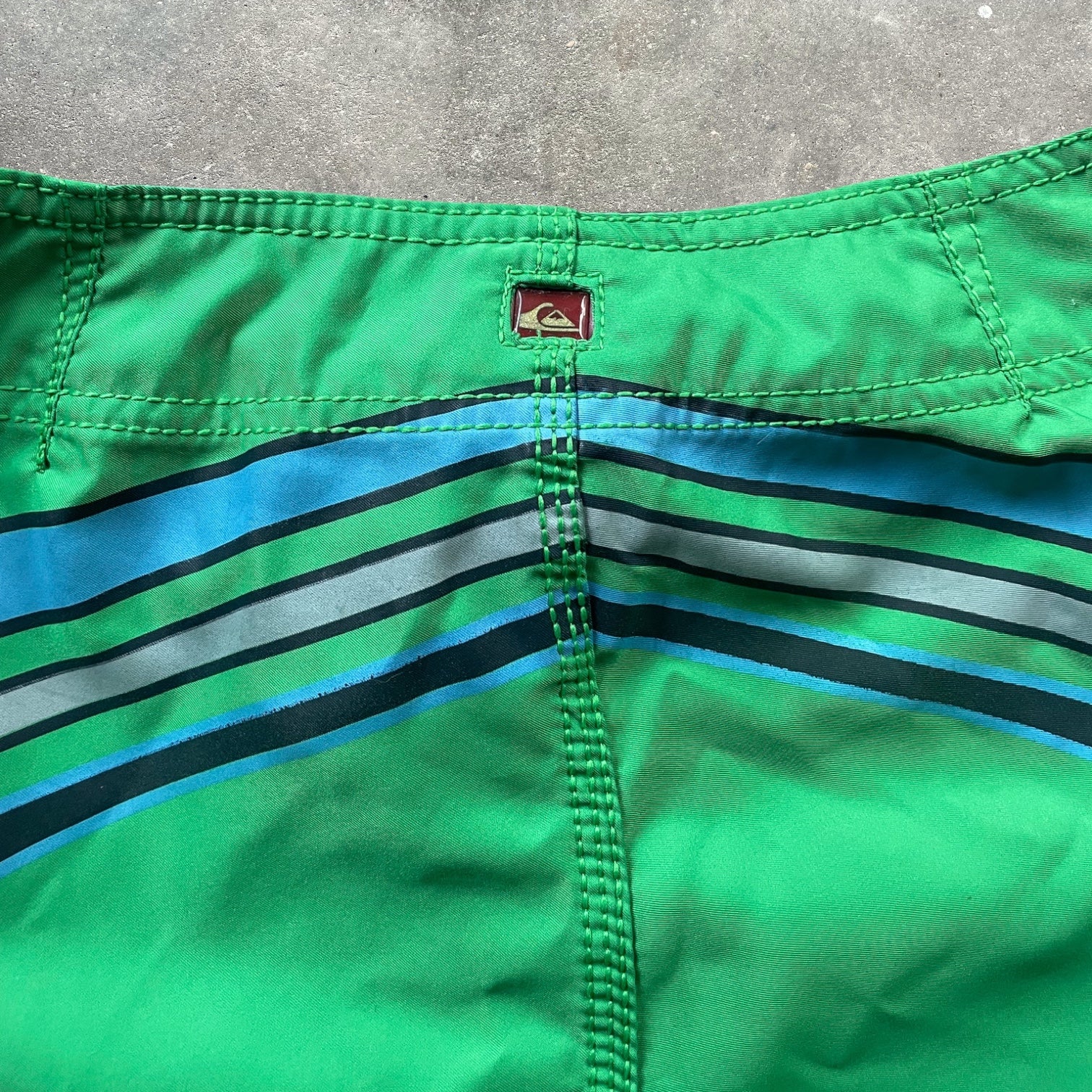 2000's Quiksilver Boardshorts Green (S)