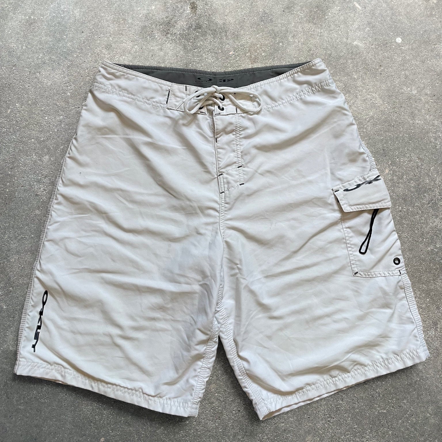 2000's Oakley Boardshorts White (32)
