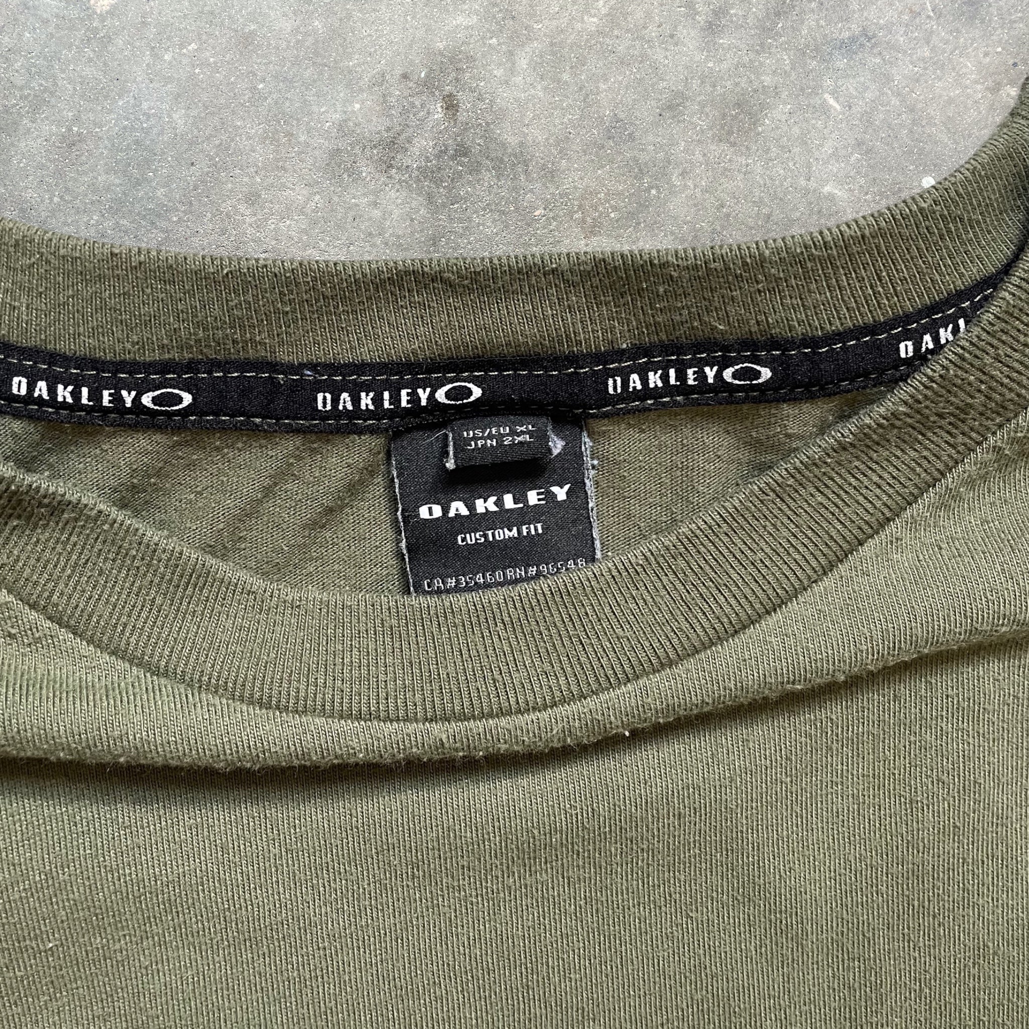 2000's Oakley Tee (L)